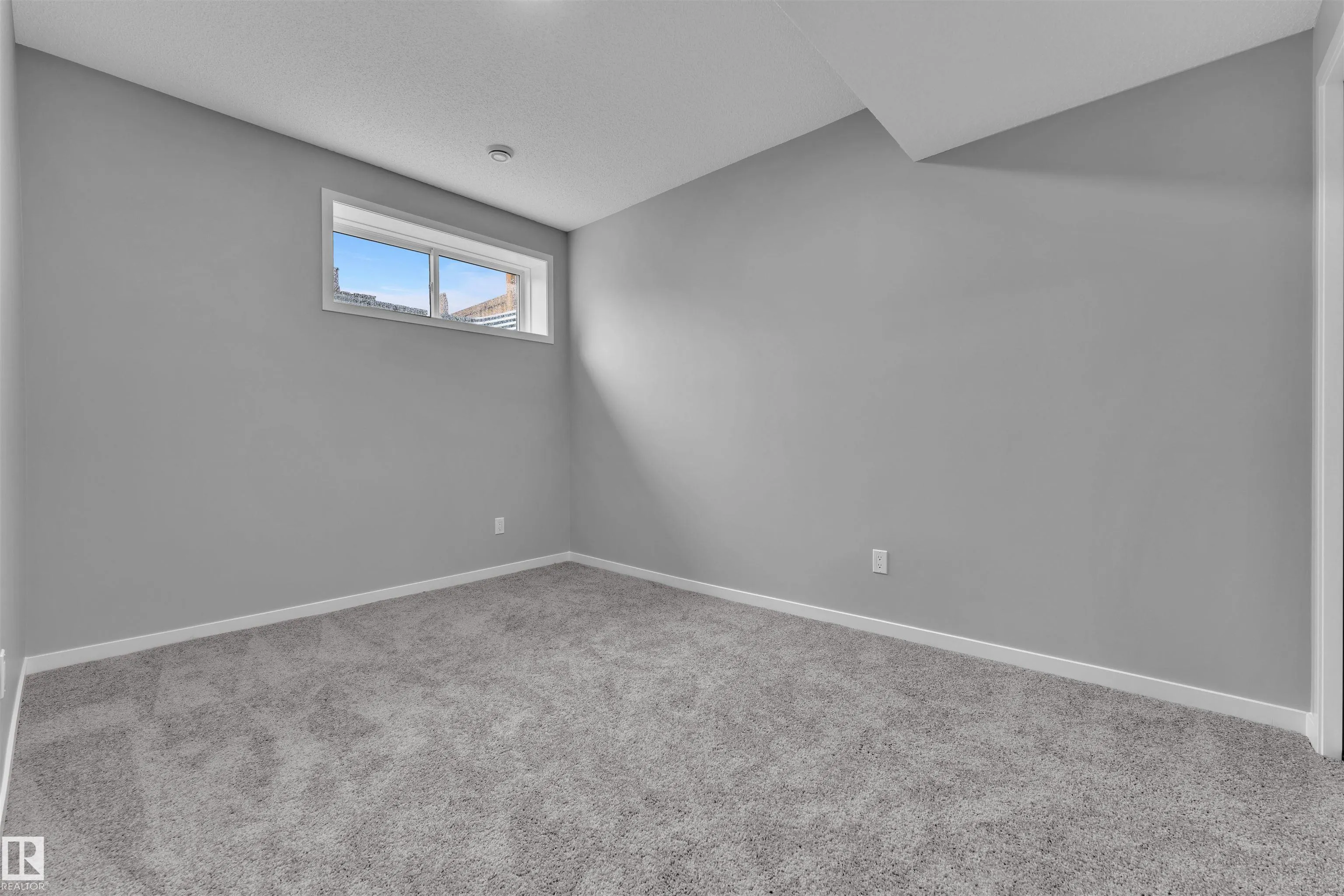 8880 CARSON Way