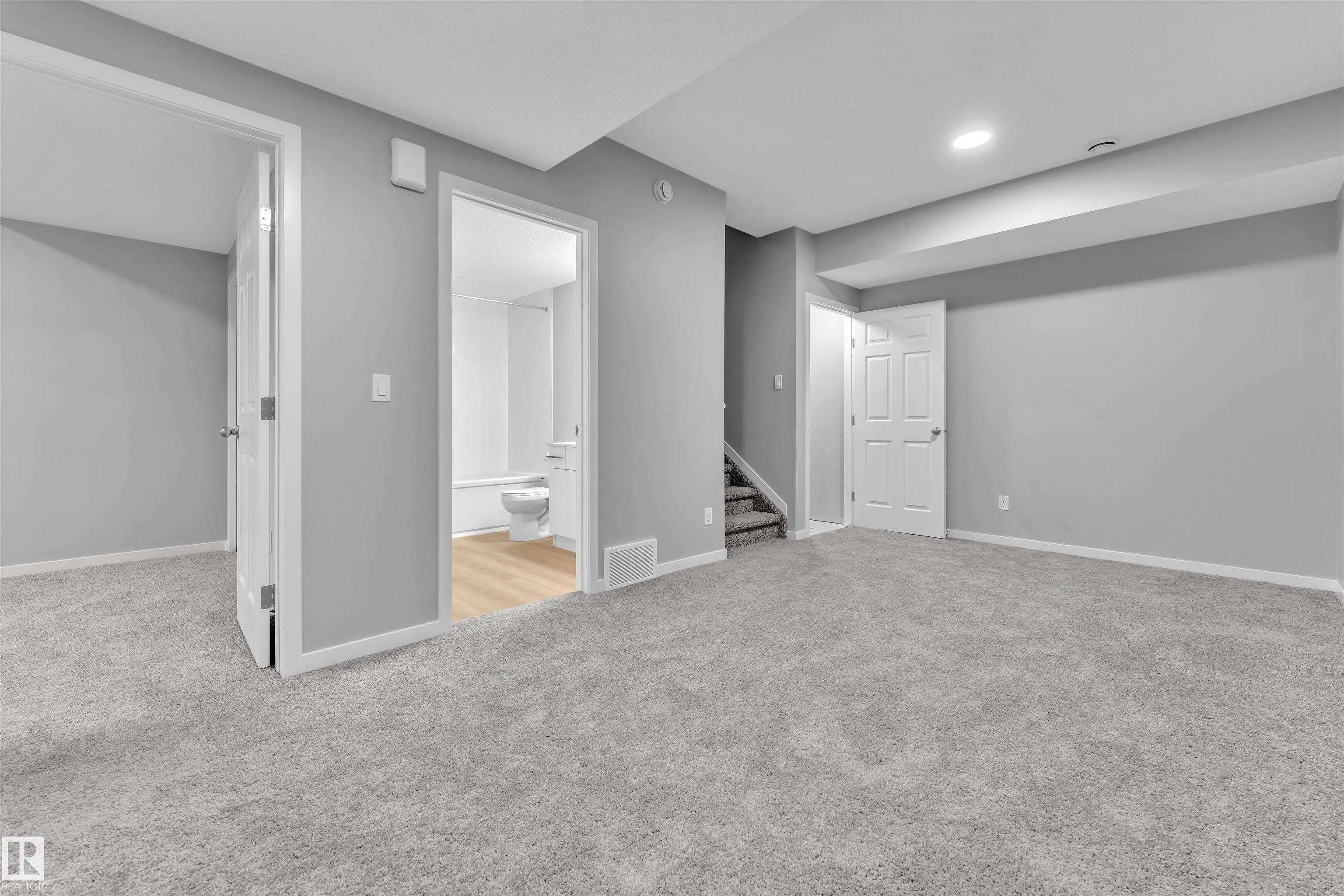 8880 CARSON Way