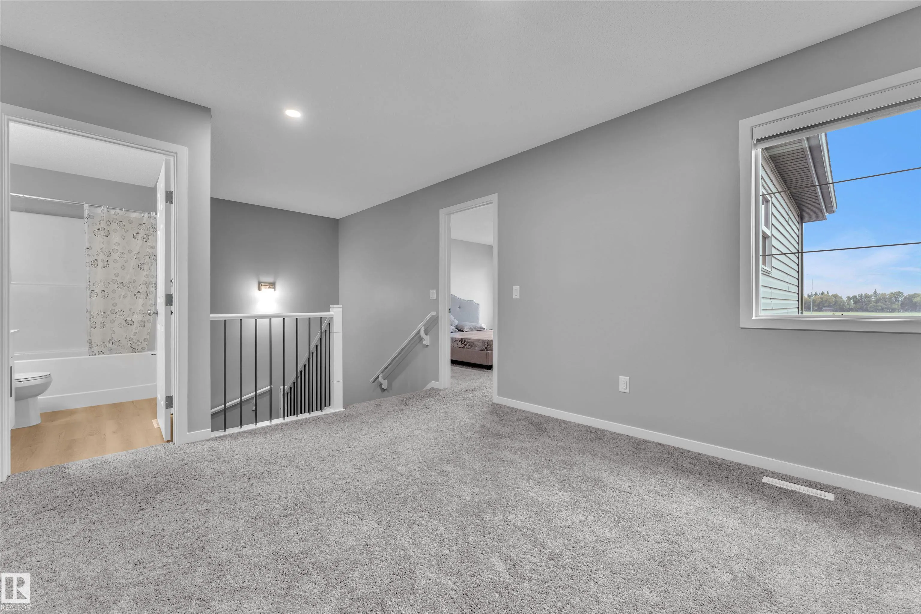 8880 CARSON Way