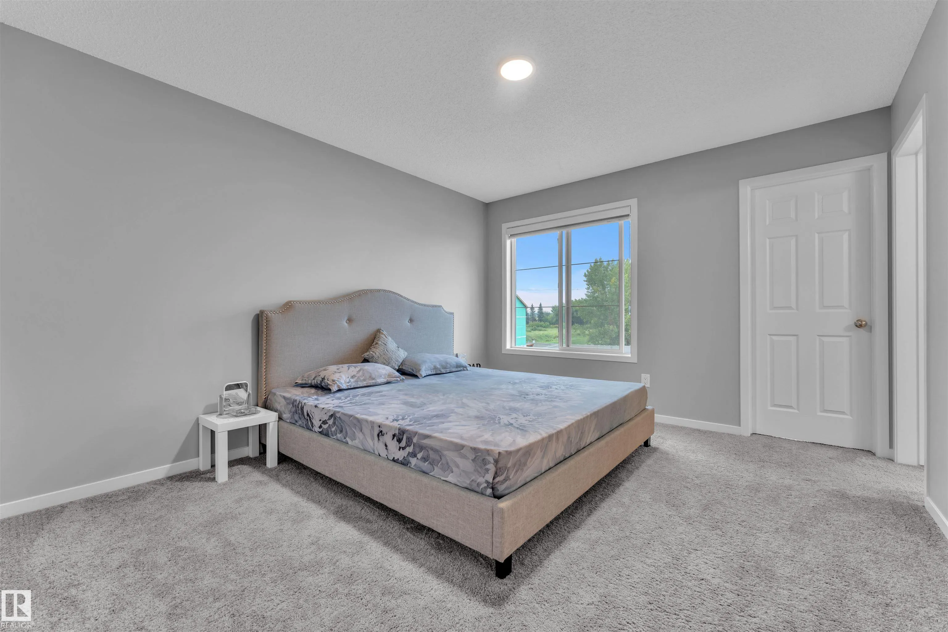 8880 CARSON Way