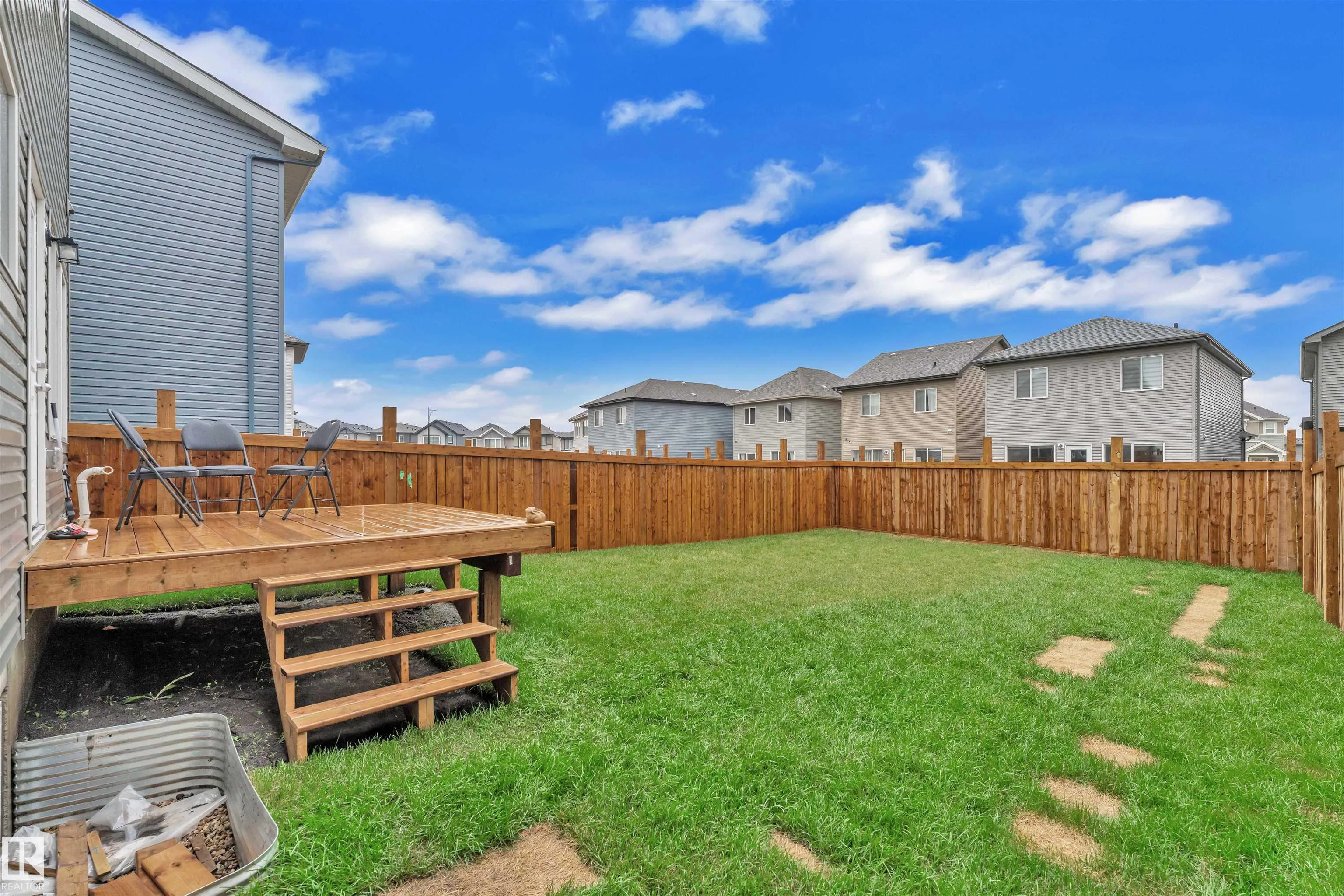 8880 CARSON Way