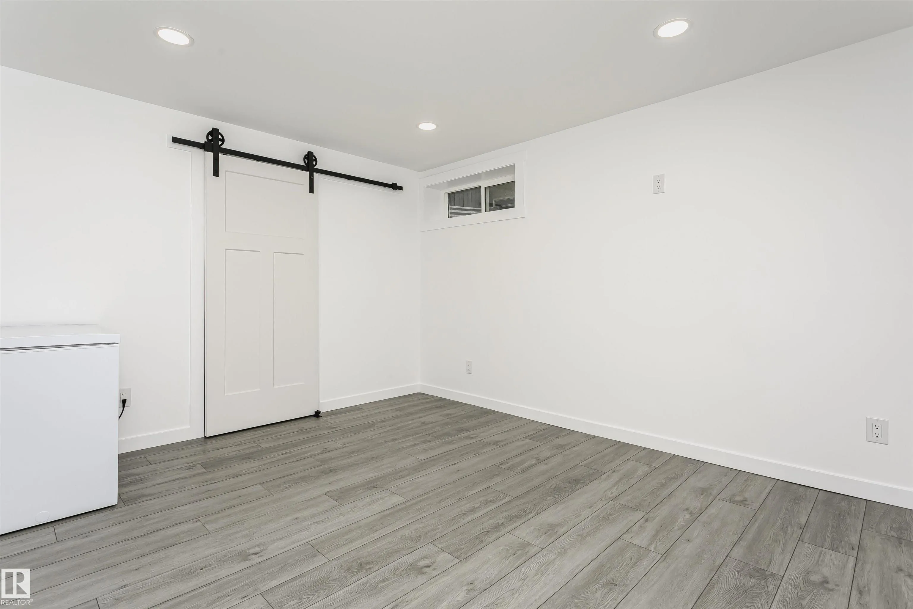 916 NORMANDY Drive