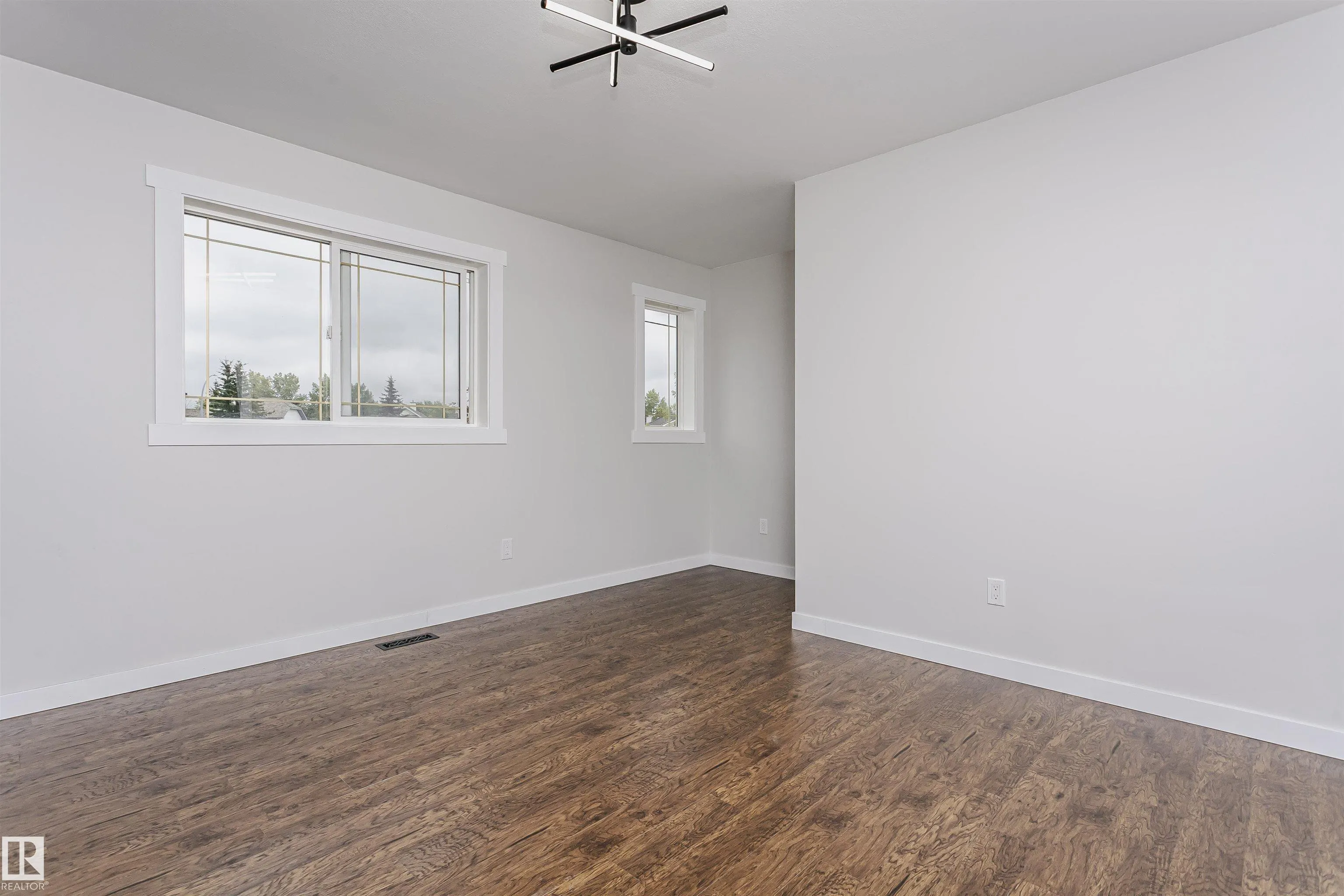 916 NORMANDY Drive