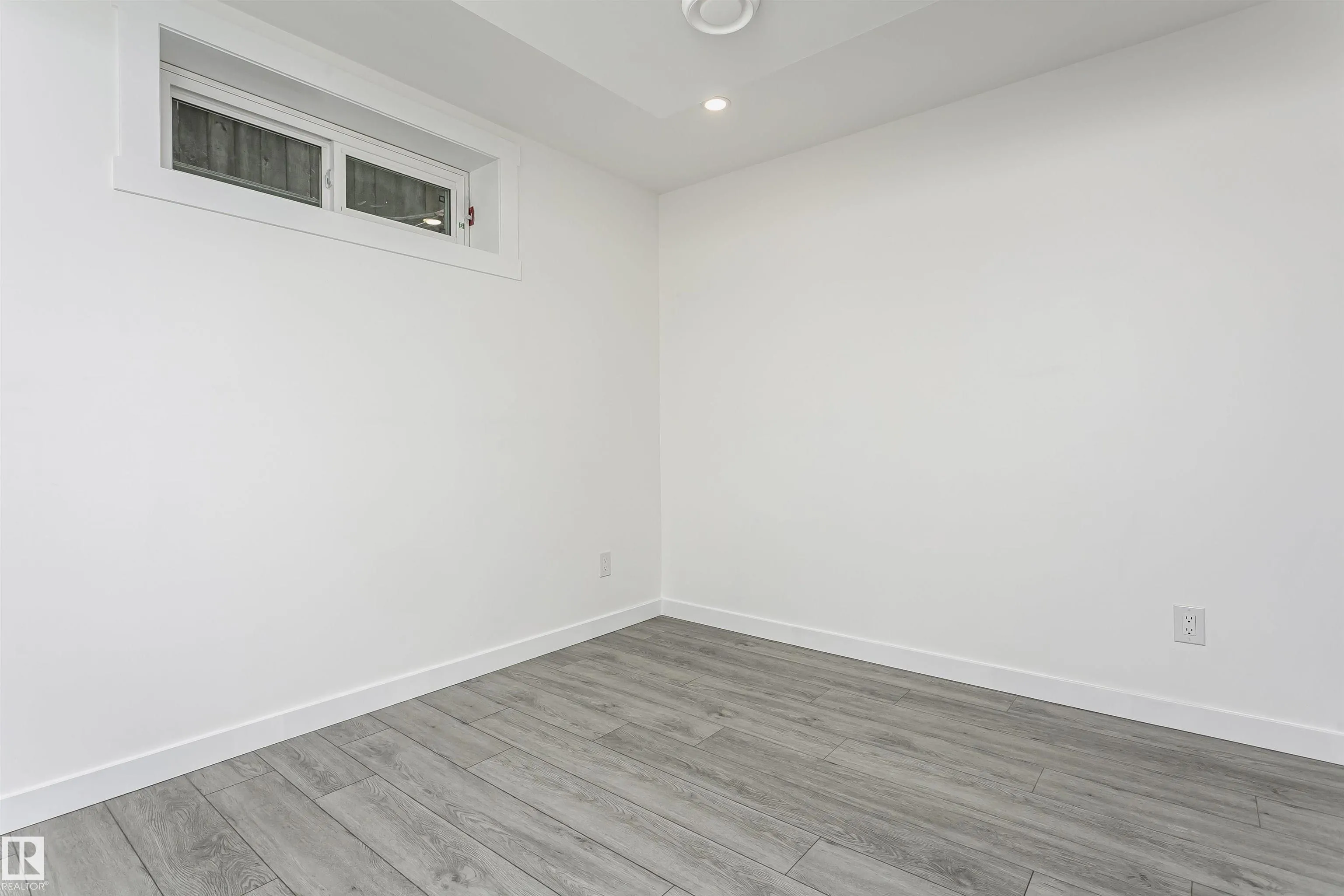 916 NORMANDY Drive