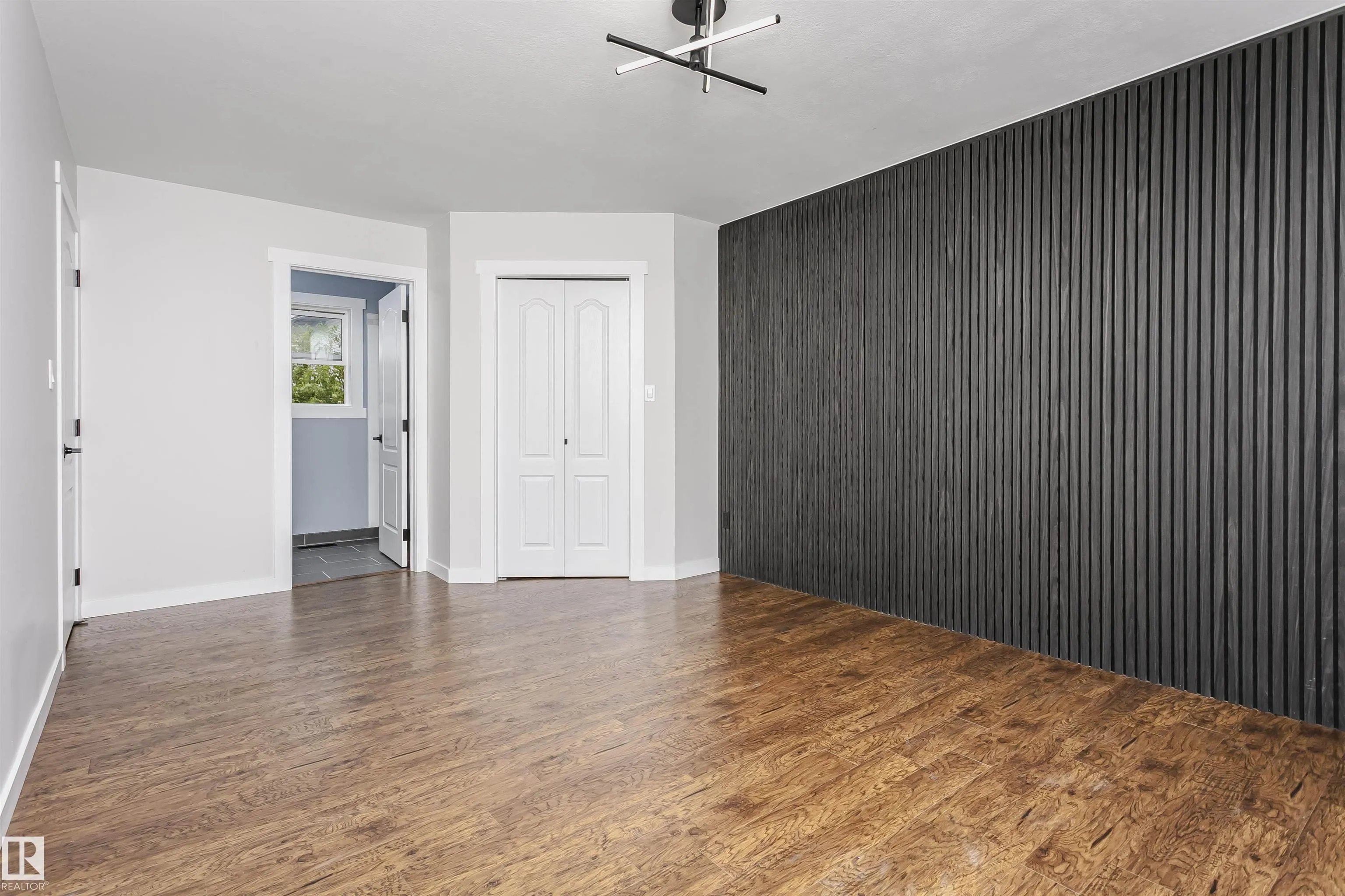 916 NORMANDY Drive