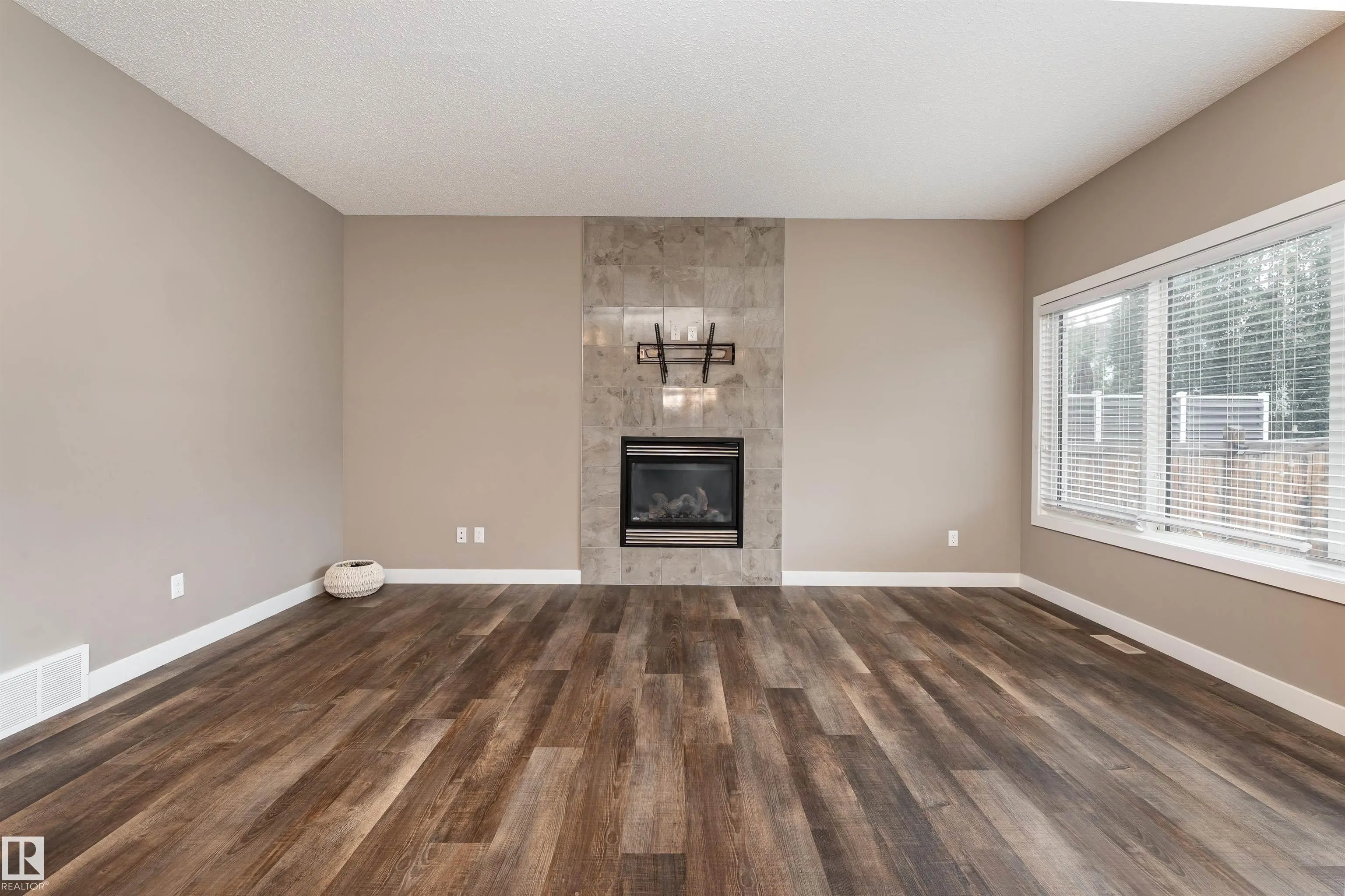 2211 CALHOUN LINK Link