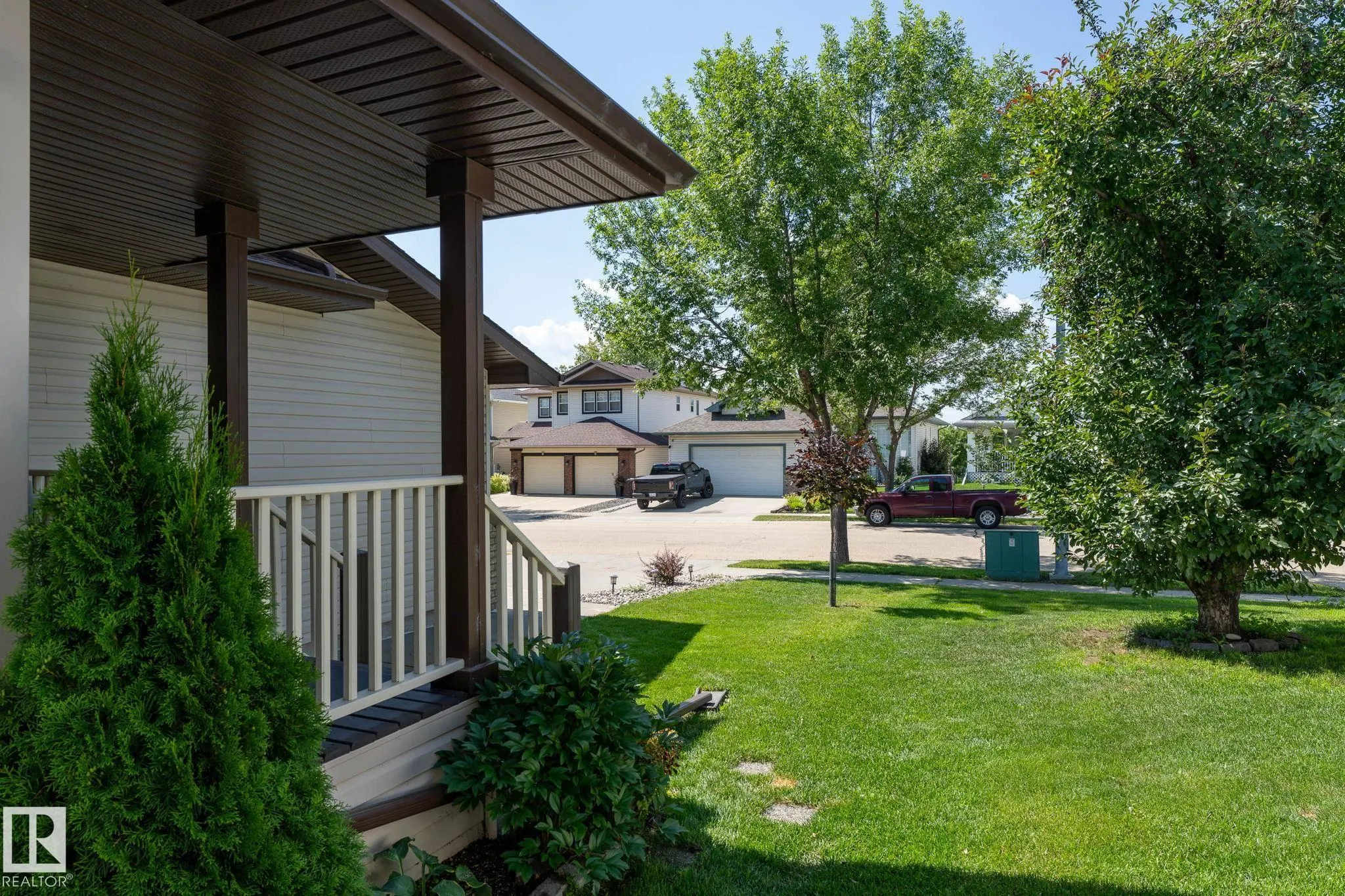 26 WOODBEND Way