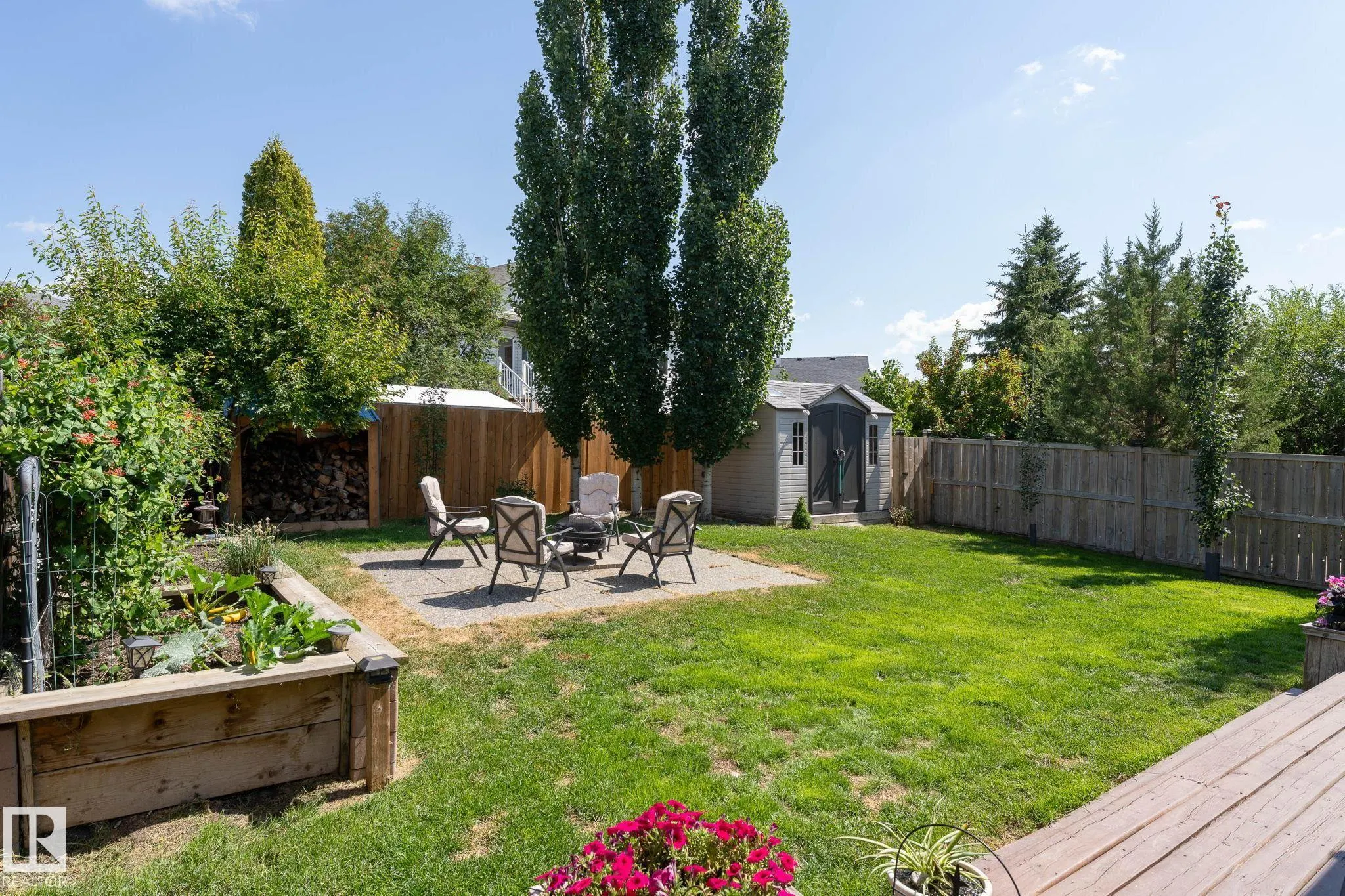 26 WOODBEND Way