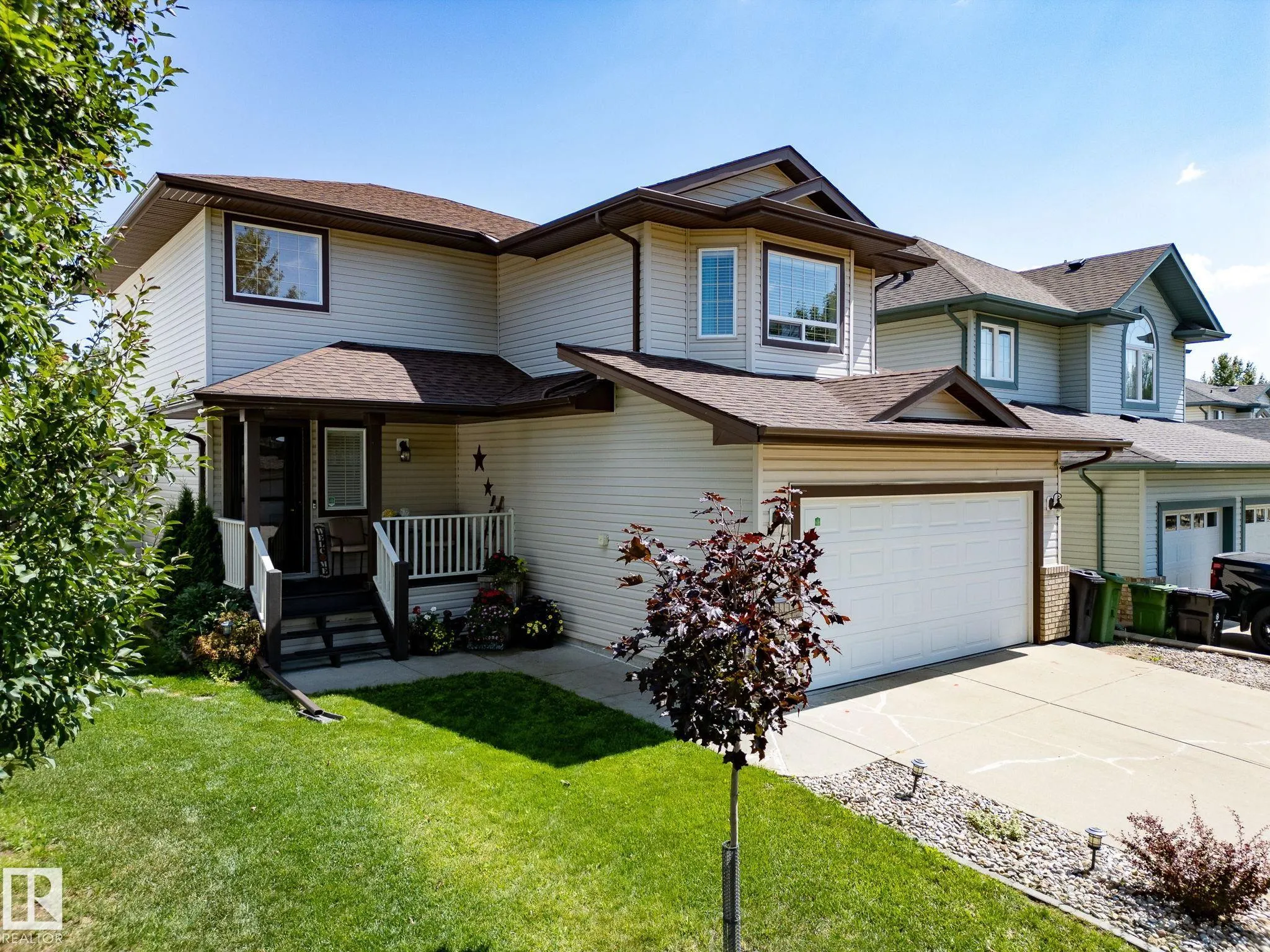 26 WOODBEND Way