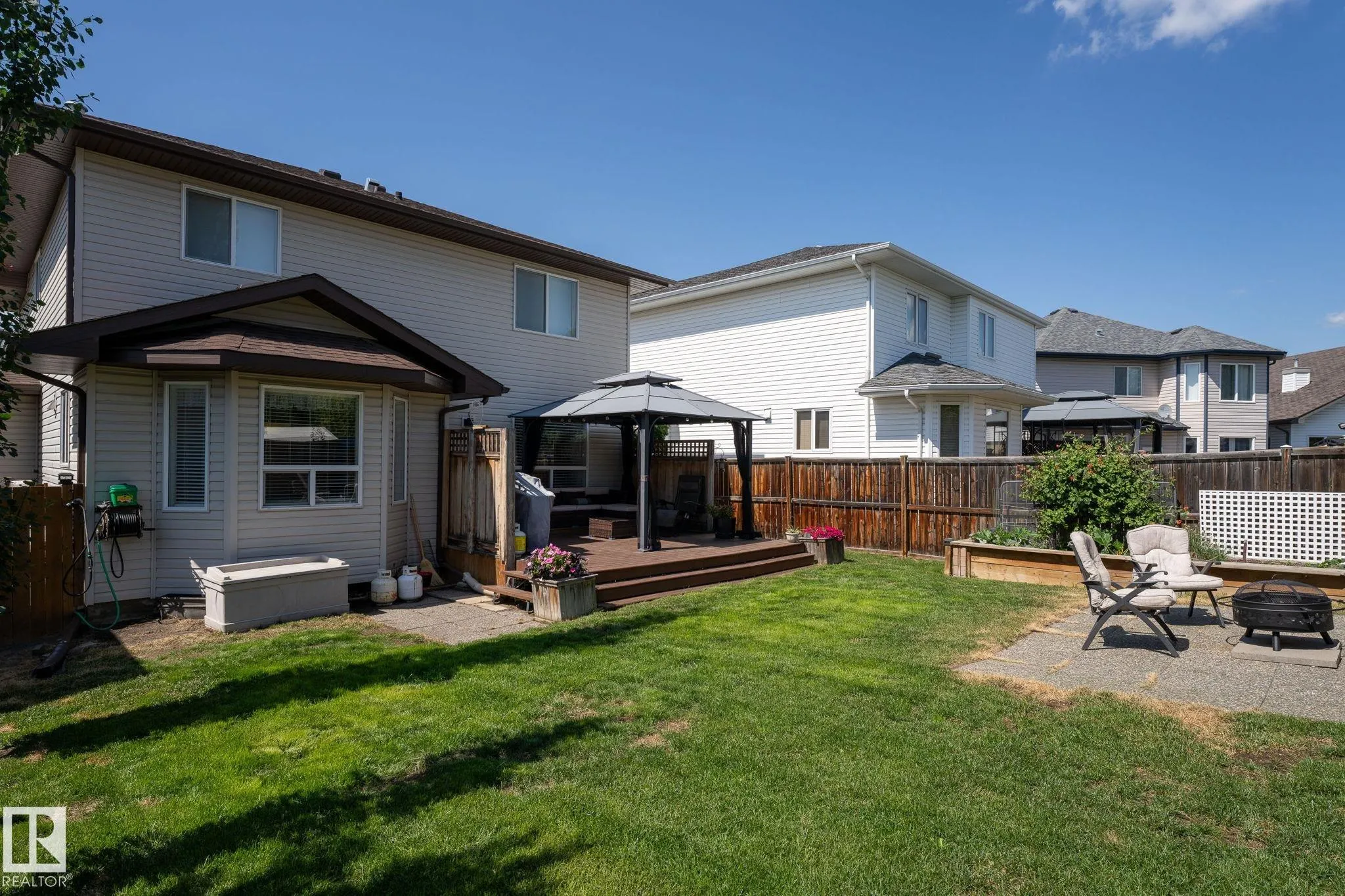26 WOODBEND Way
