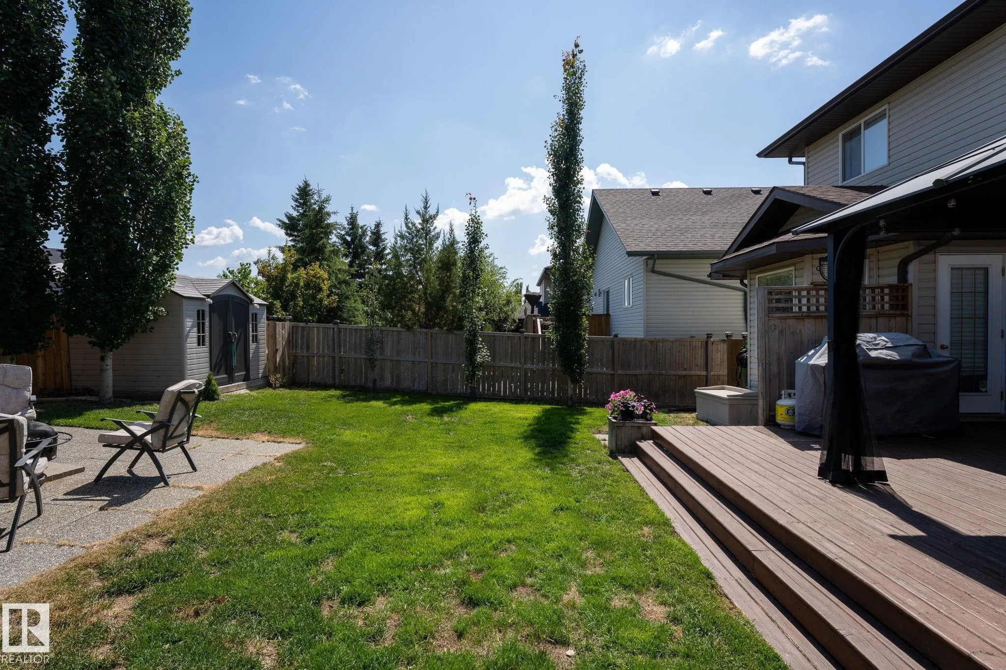 26 WOODBEND Way