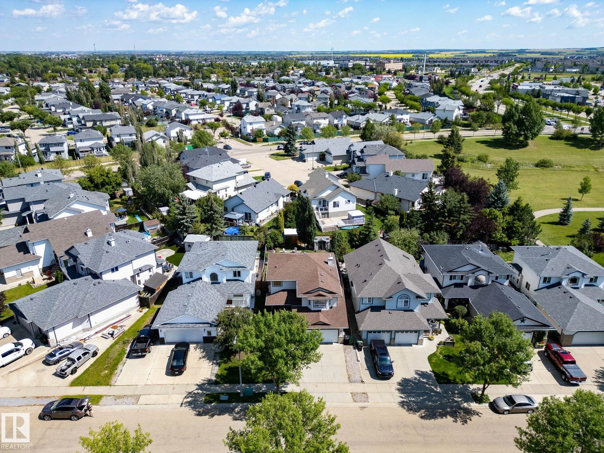 26 WOODBEND Way