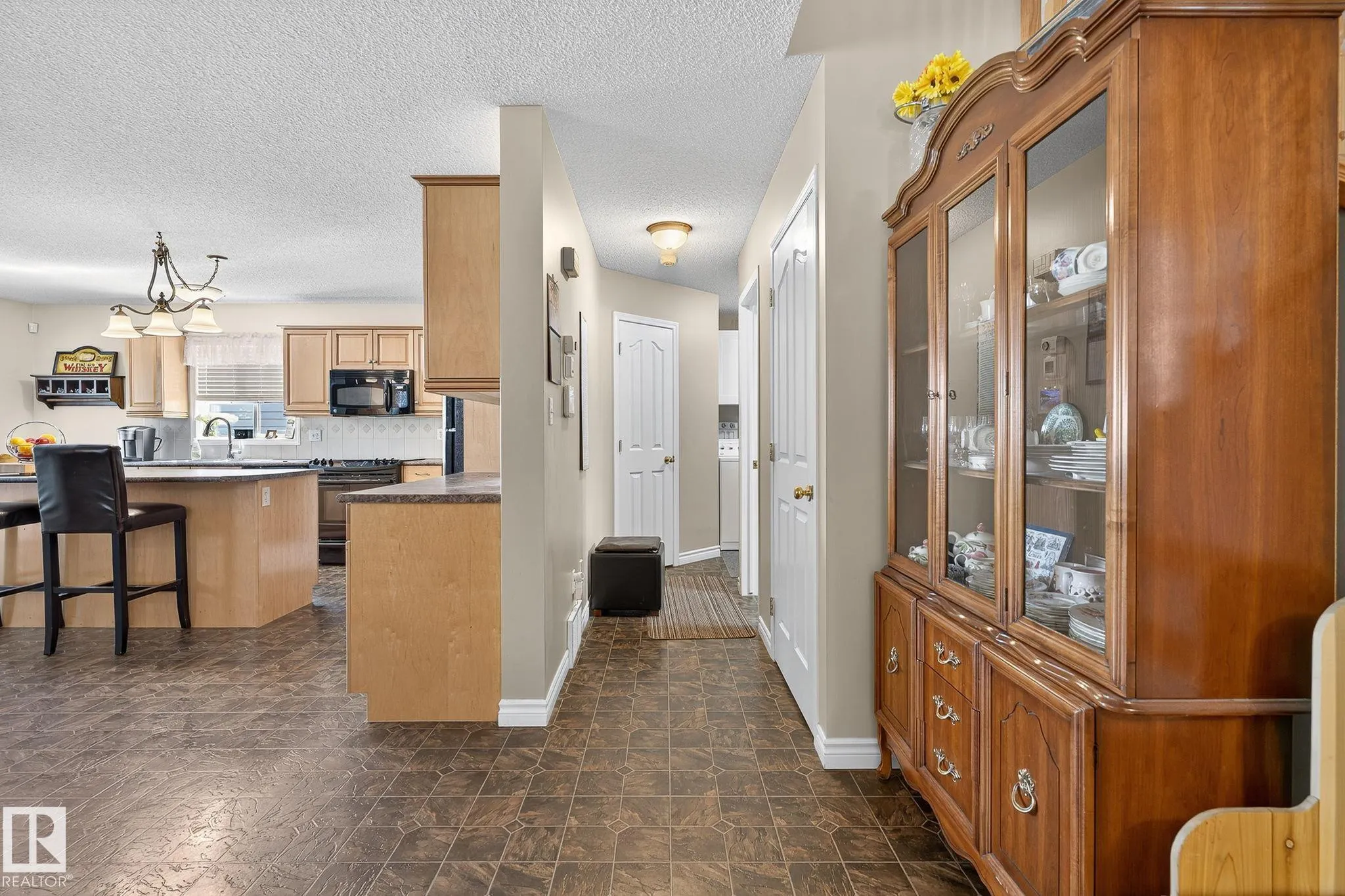 26 WOODBEND Way