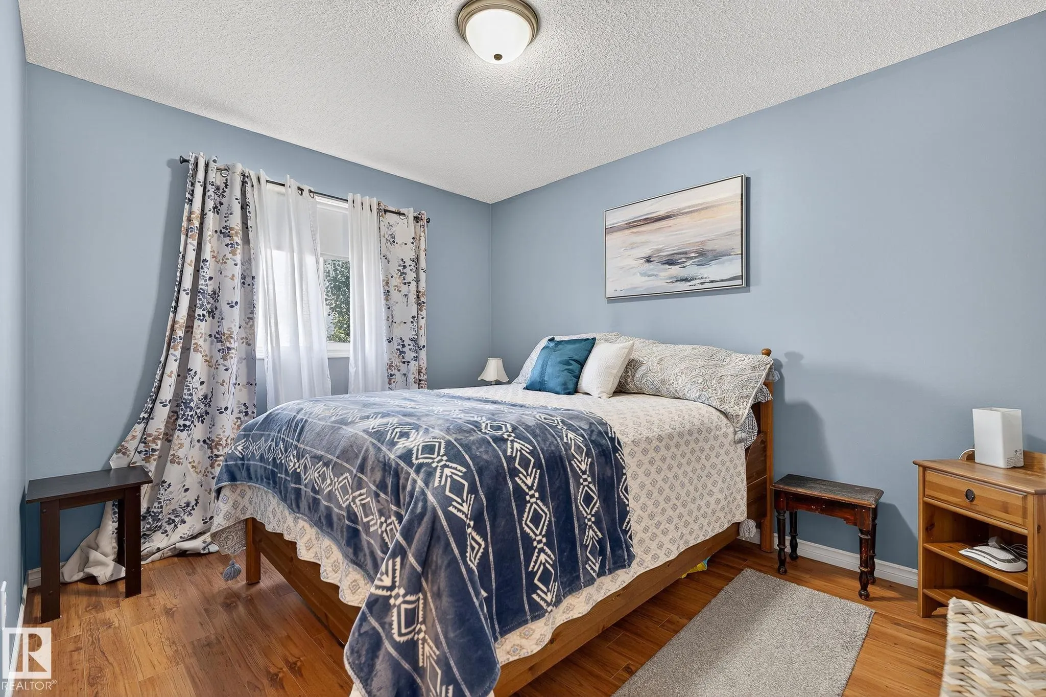 26 WOODBEND Way