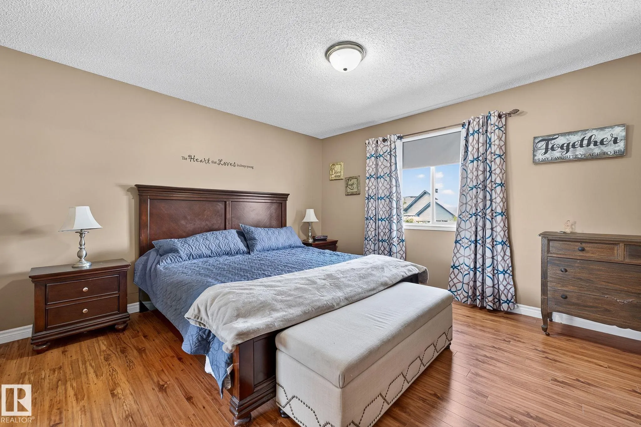 26 WOODBEND Way