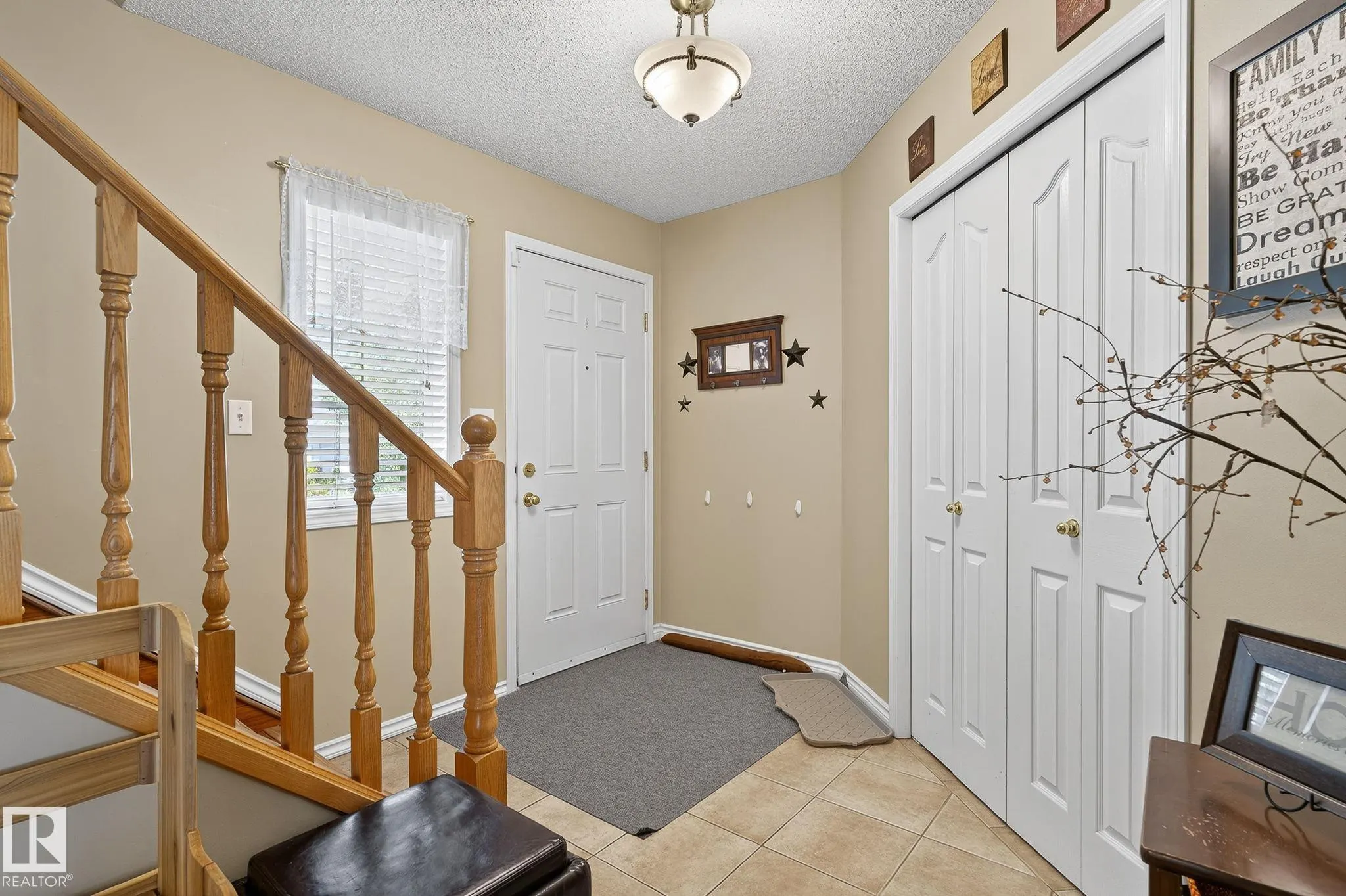 26 WOODBEND Way