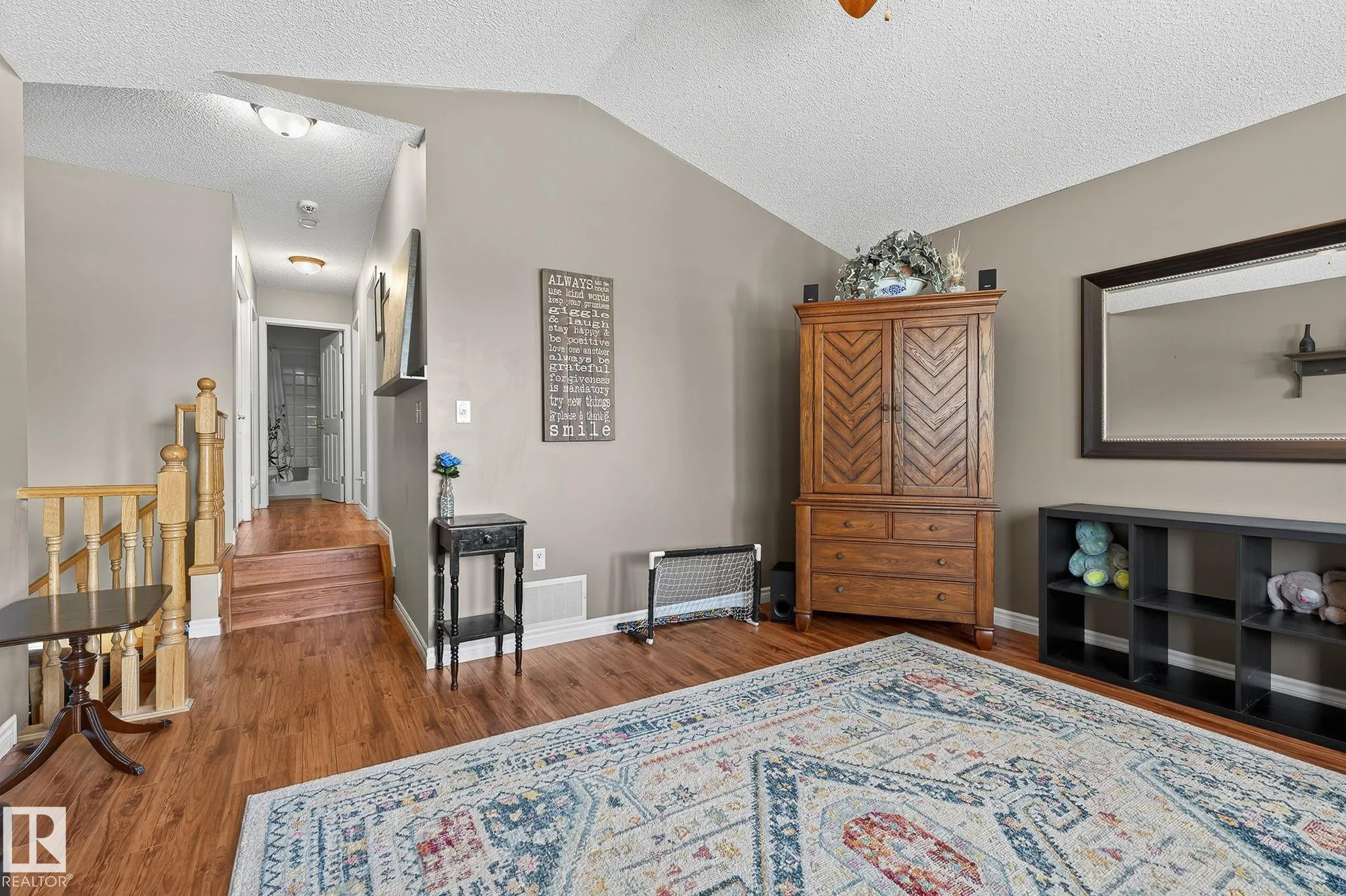 26 WOODBEND Way