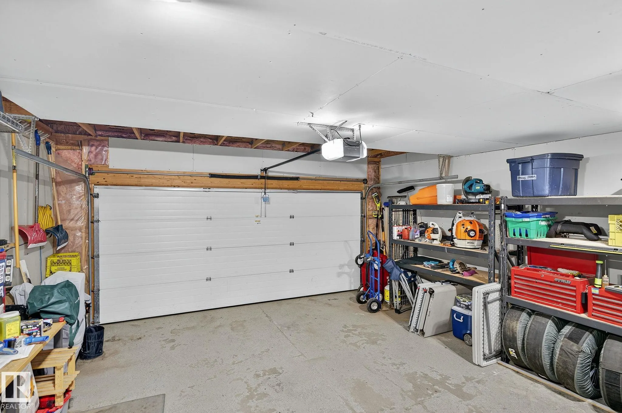 26 WOODBEND Way
