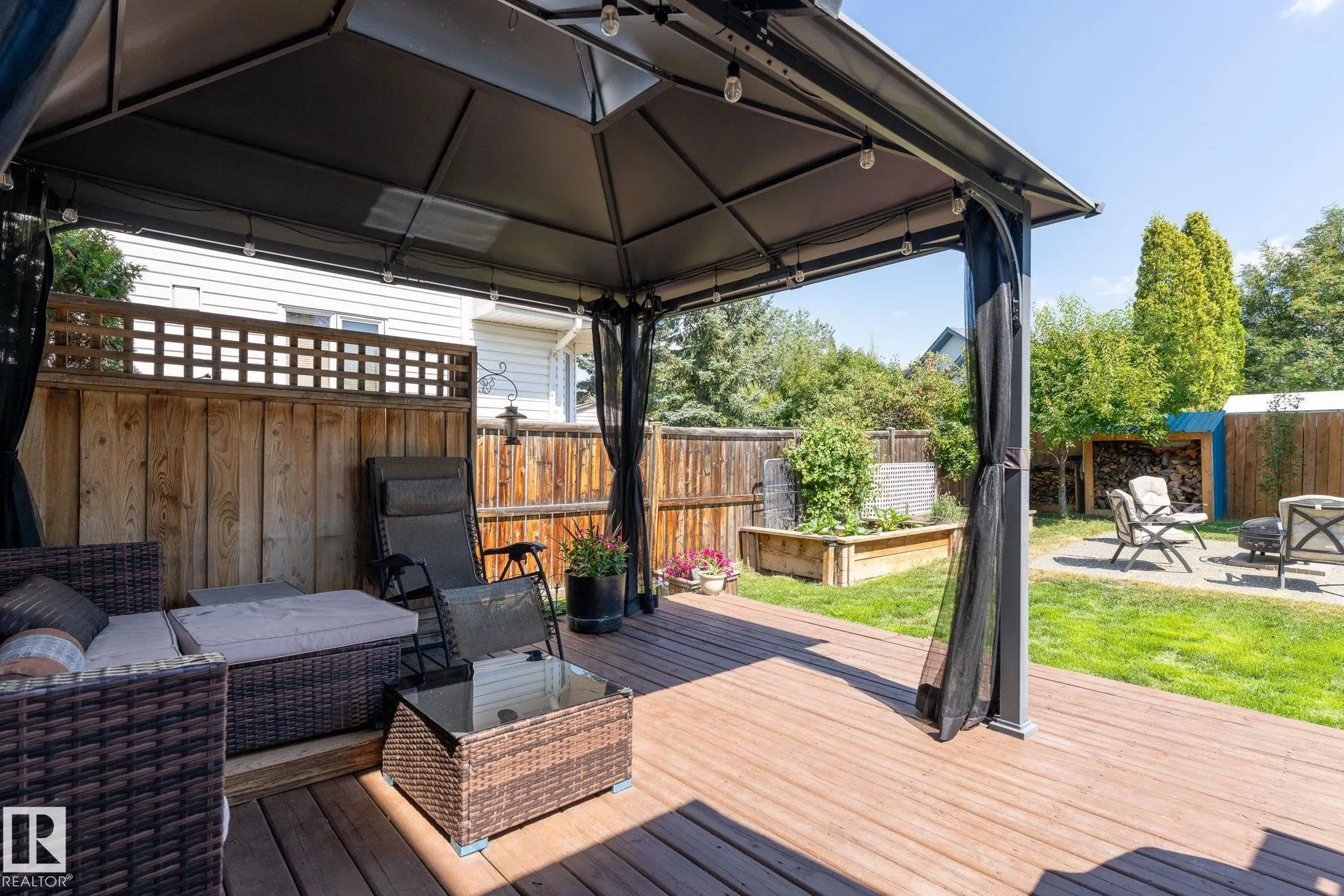 26 WOODBEND Way