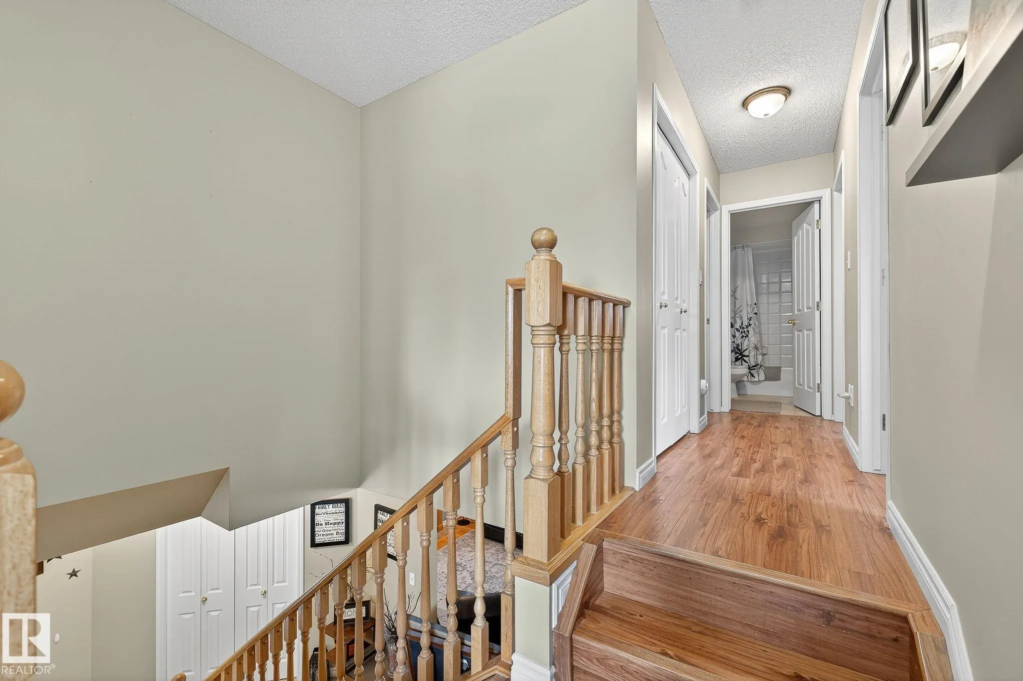 26 WOODBEND Way
