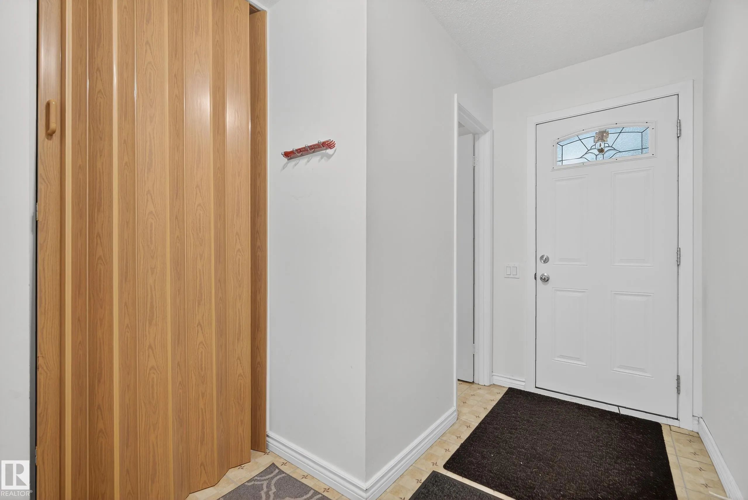 77 GRANDIN Village