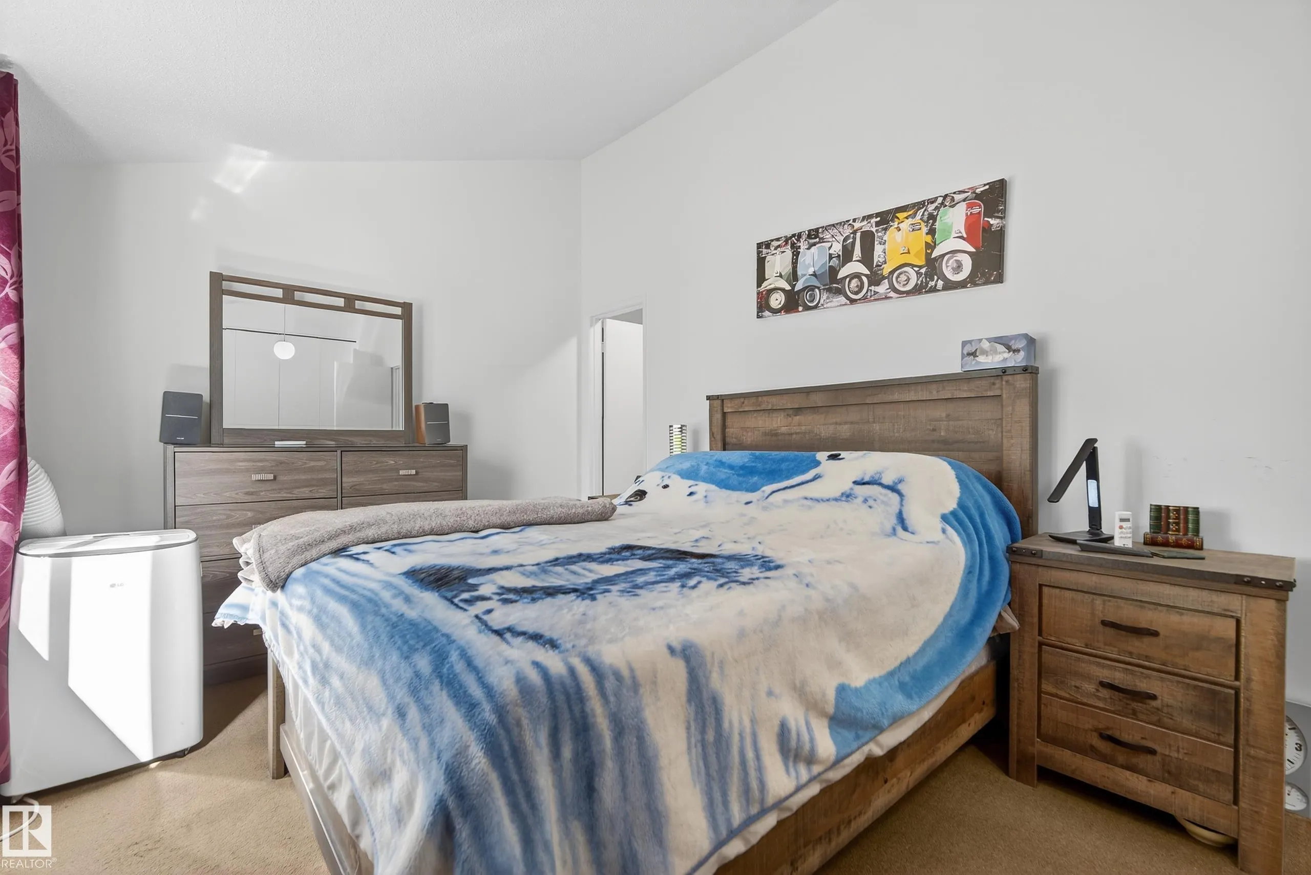 77 GRANDIN Village