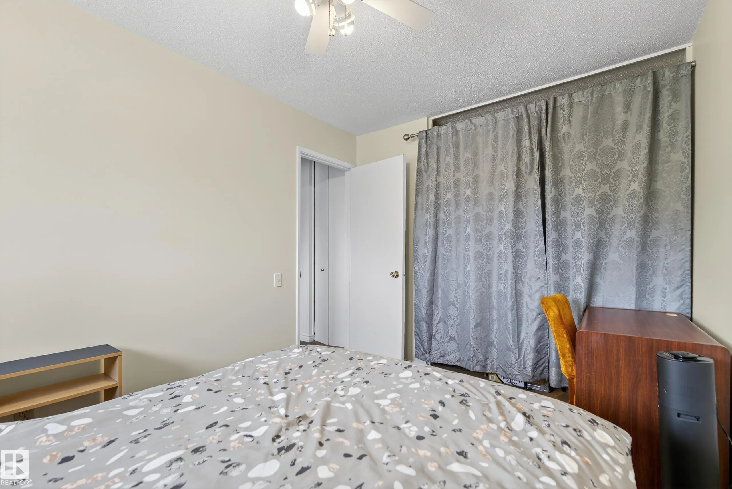 77 GRANDIN Village