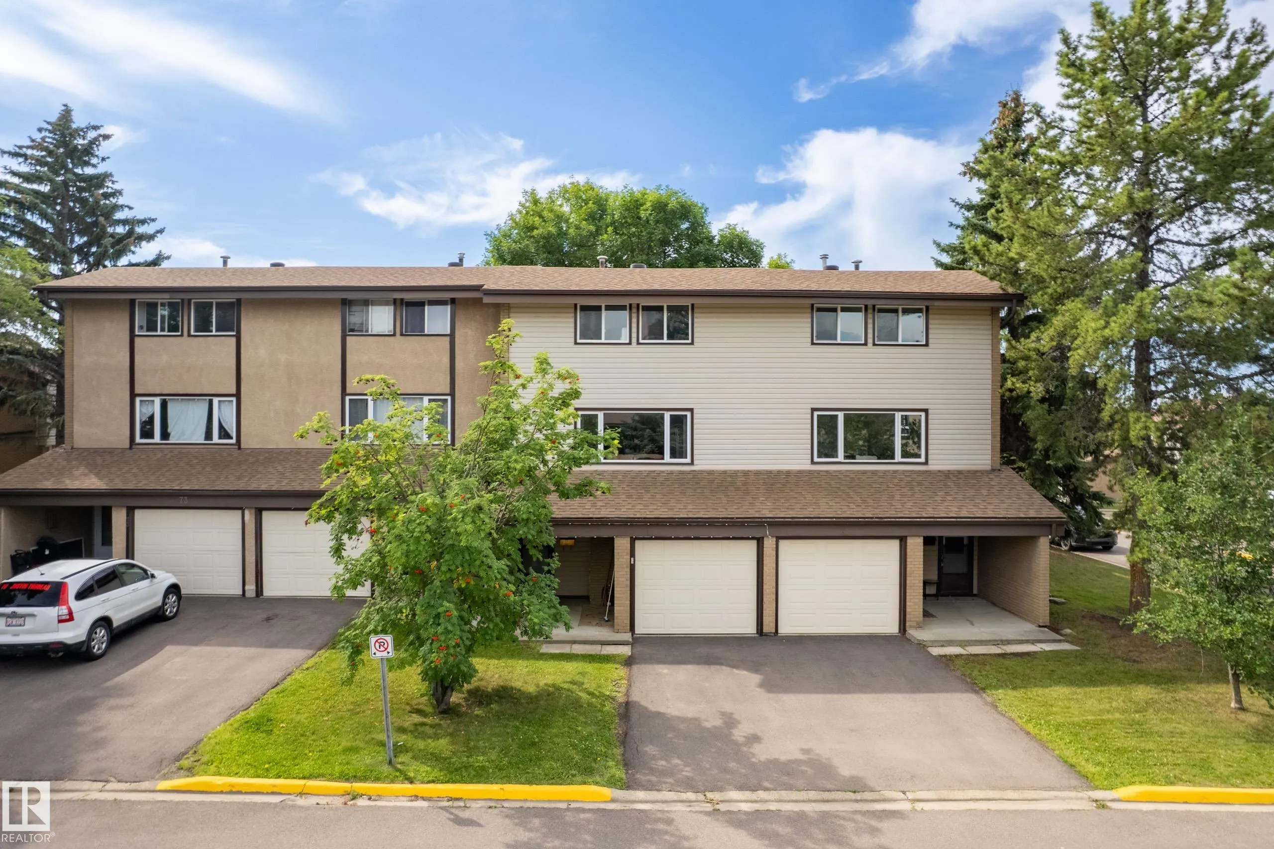 77 GRANDIN Village