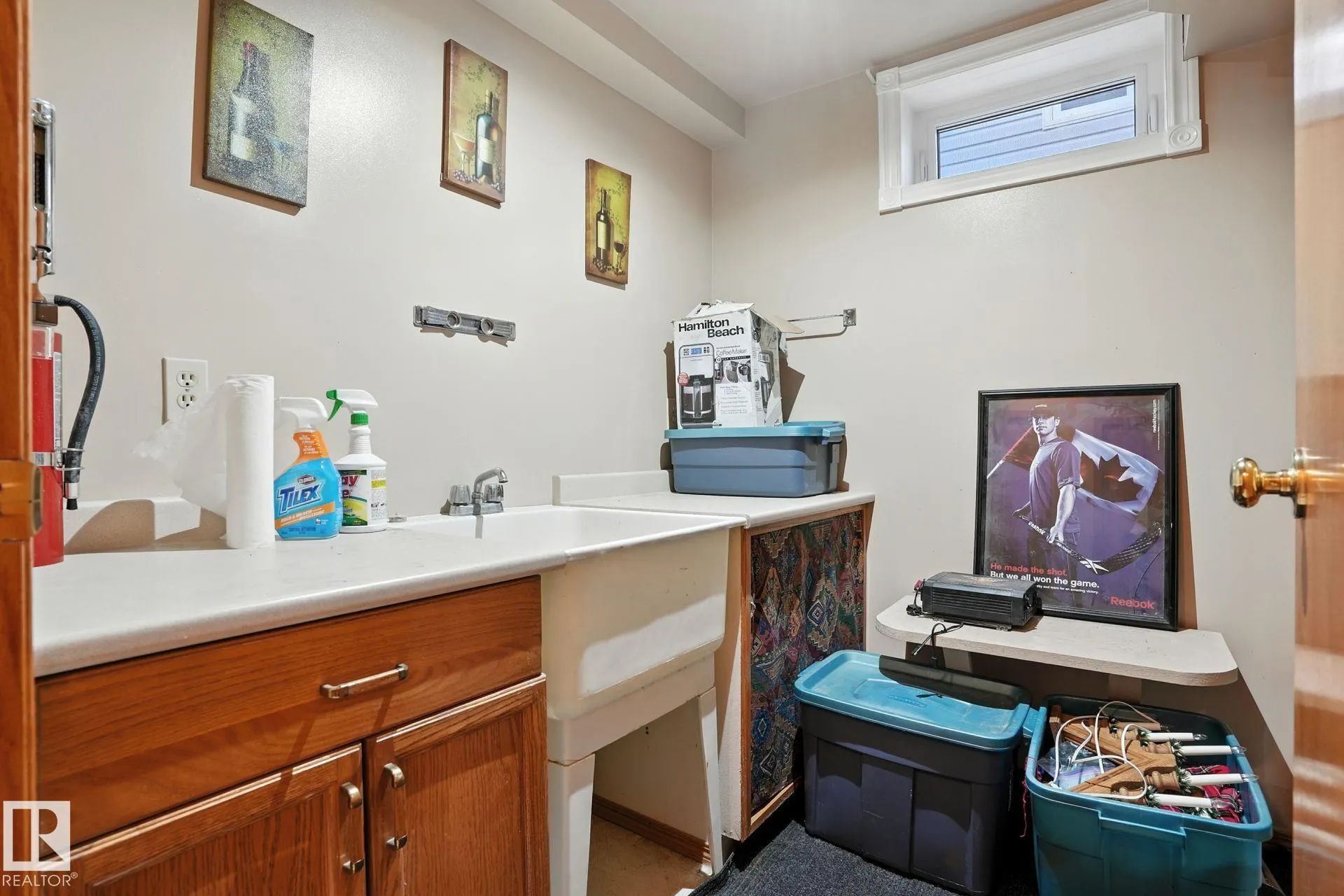 1031 JAMES Crescent