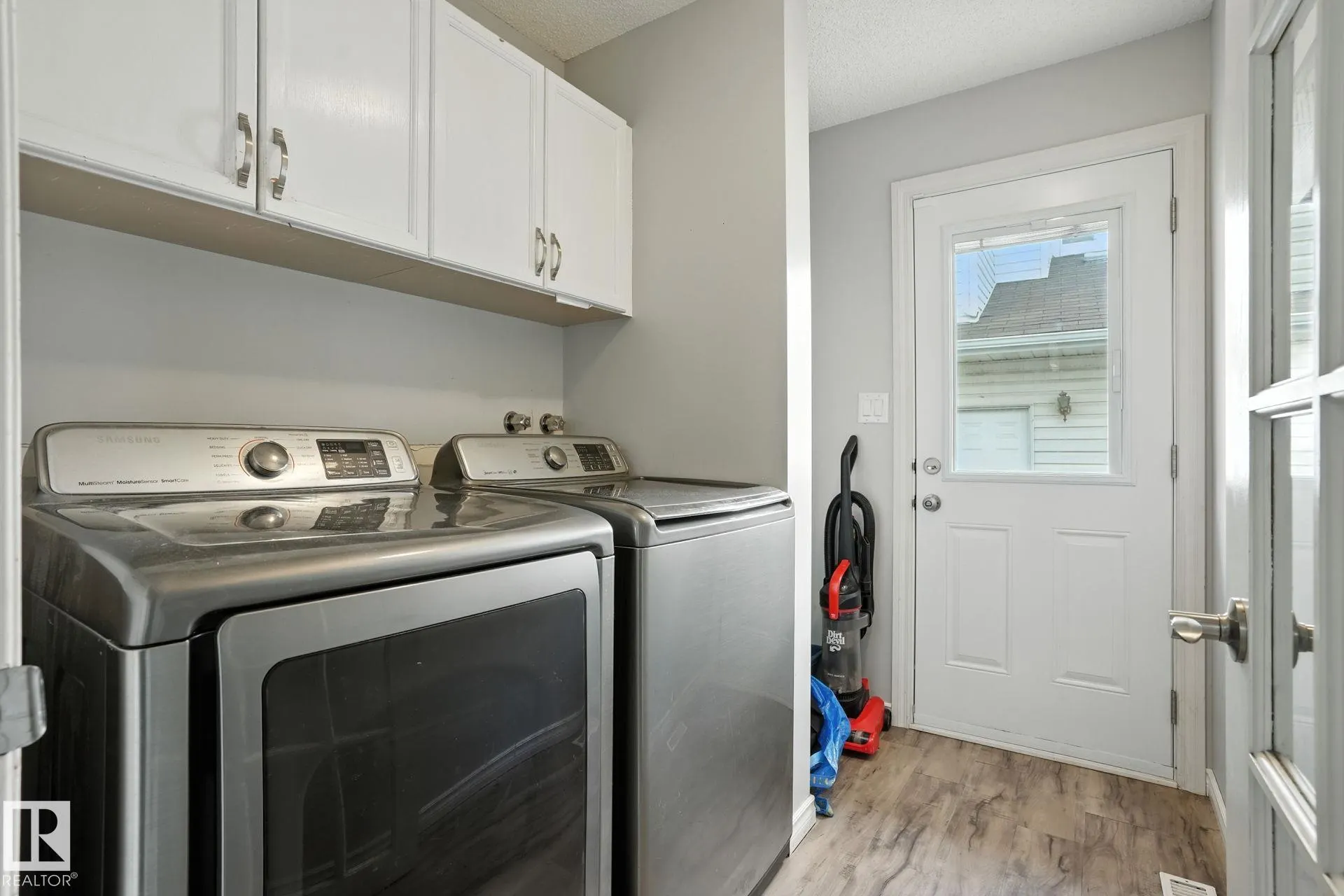 1031 JAMES Crescent