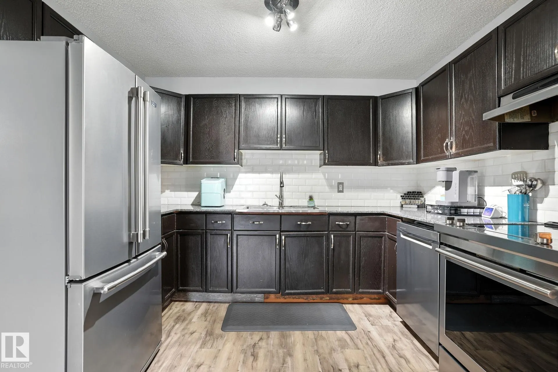 1031 JAMES Crescent
