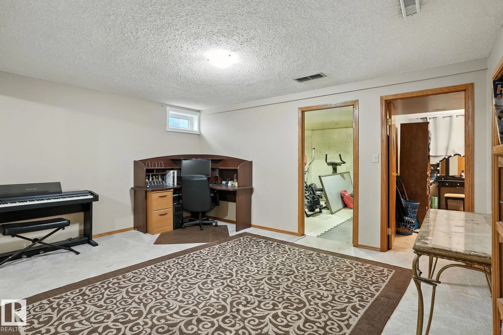 1031 JAMES Crescent