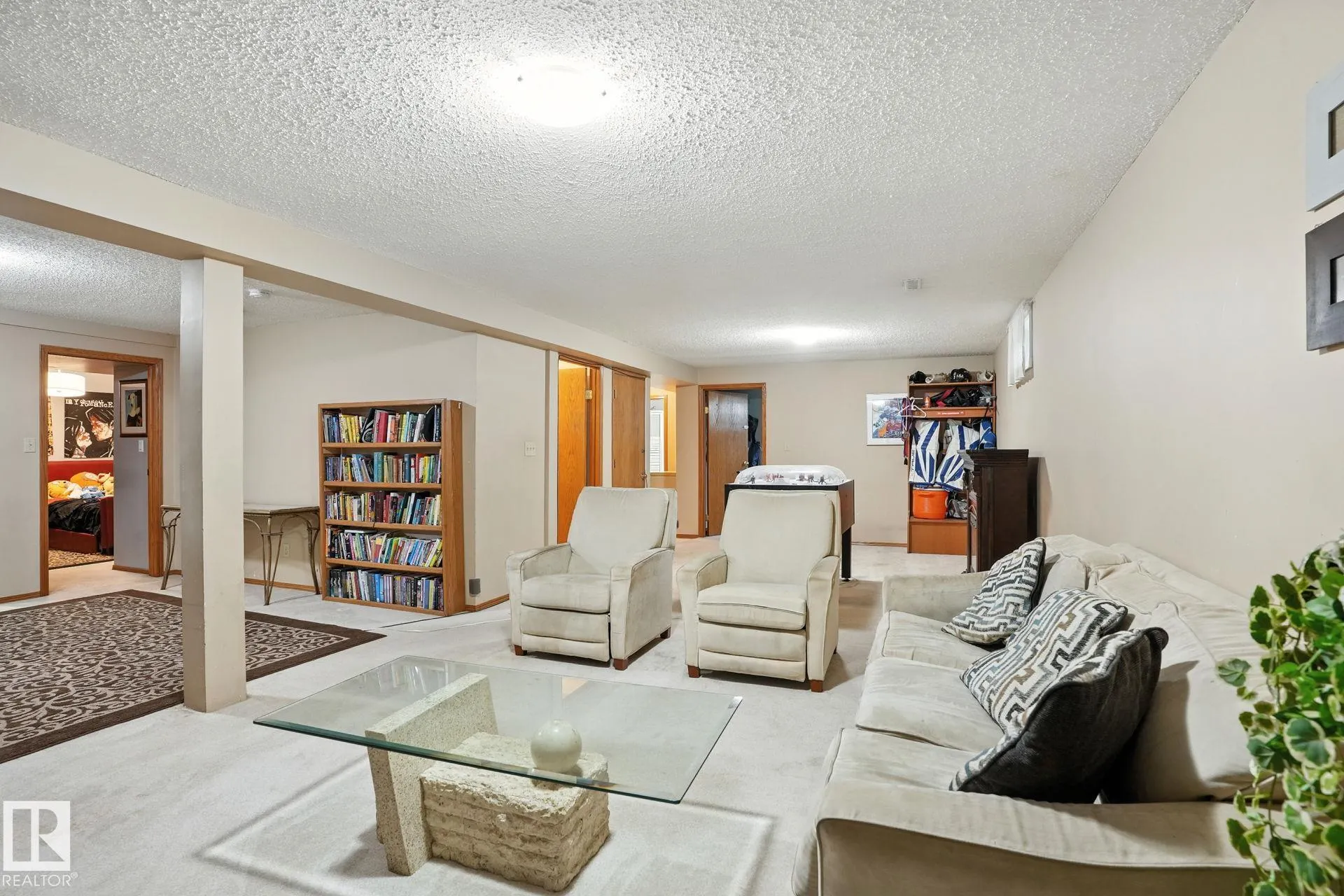1031 JAMES Crescent