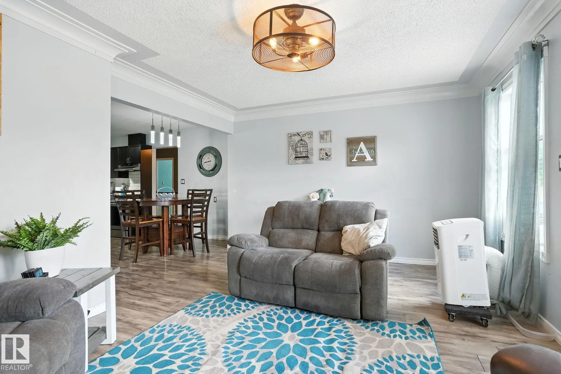 1031 JAMES Crescent