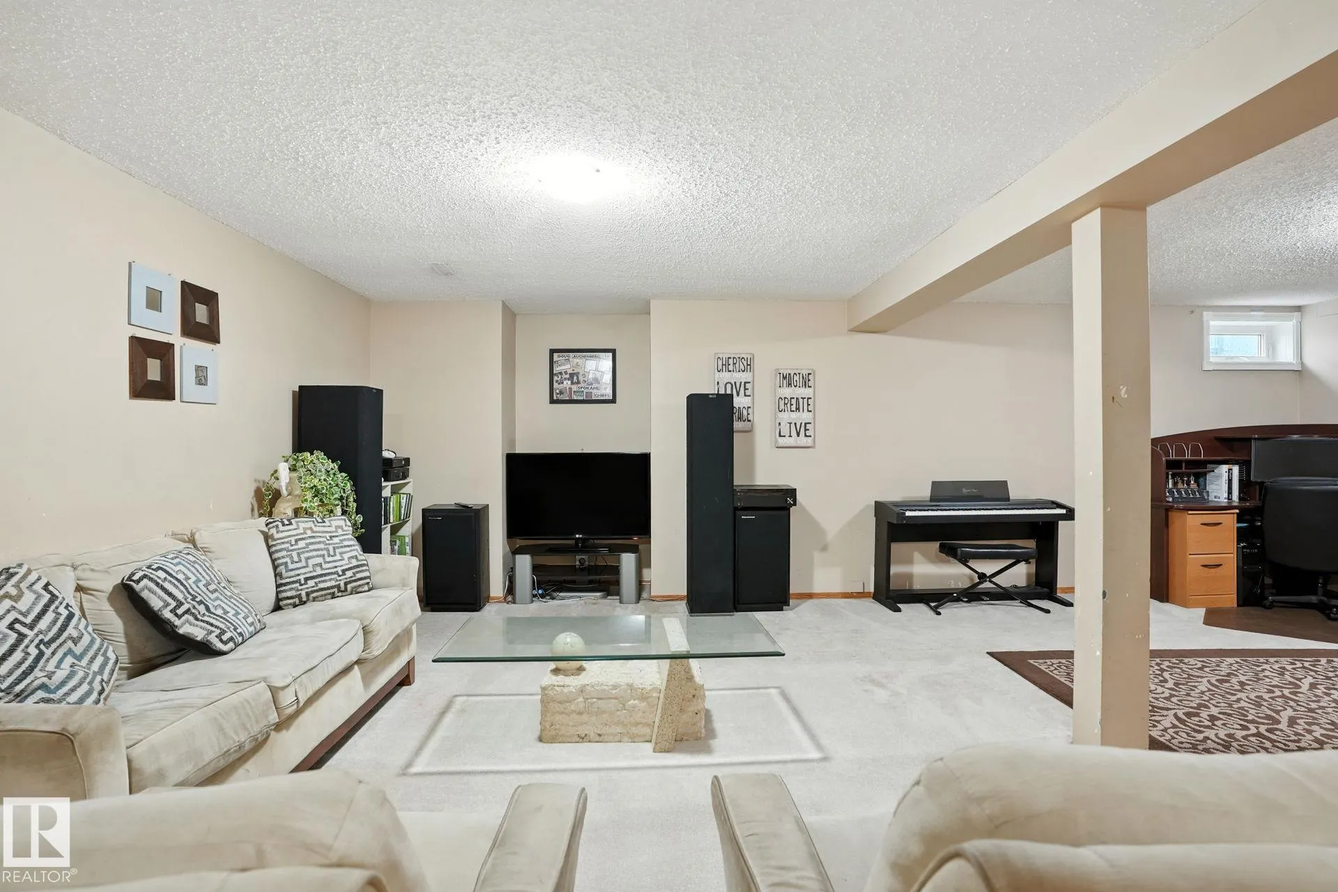 1031 JAMES Crescent