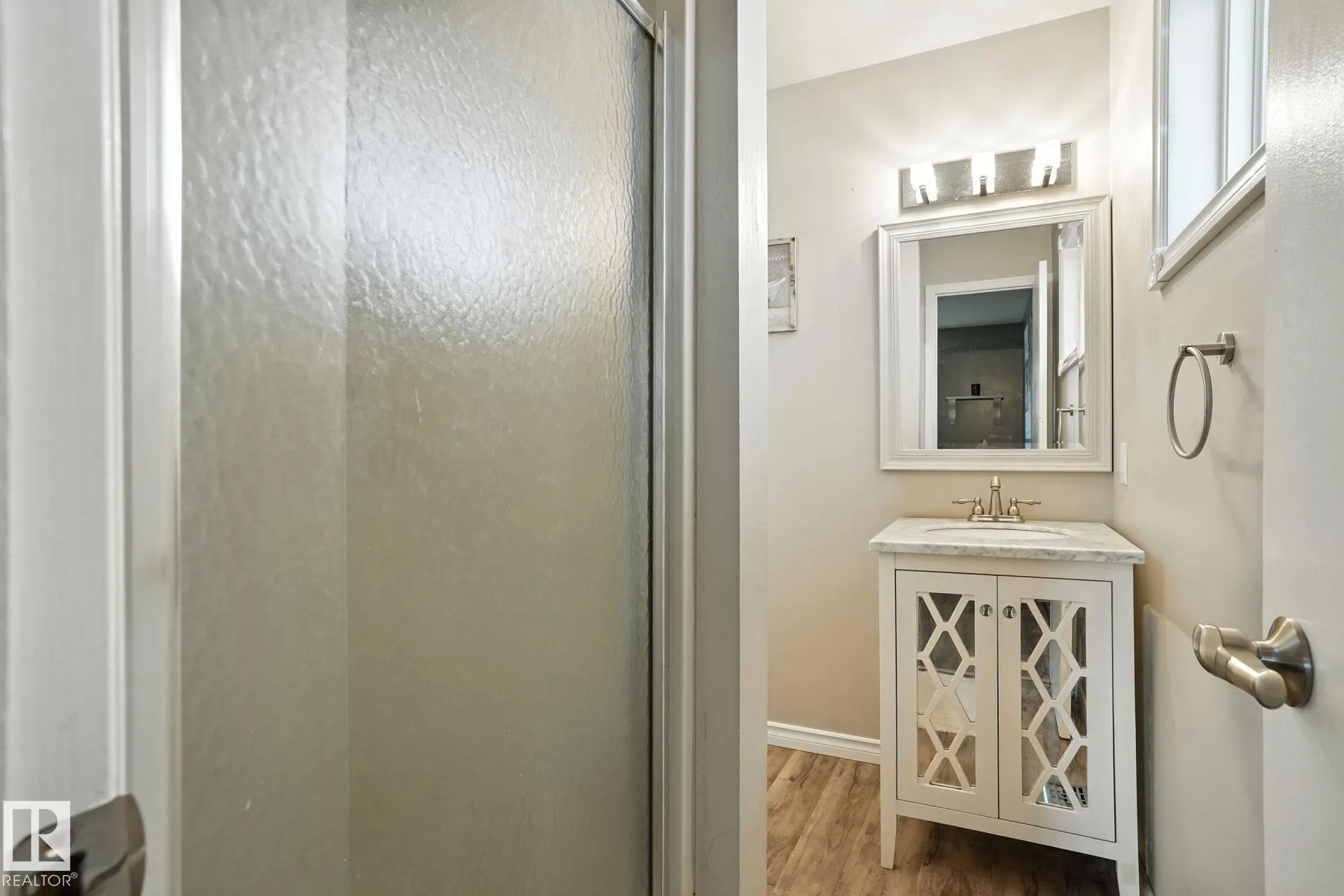 1031 JAMES Crescent