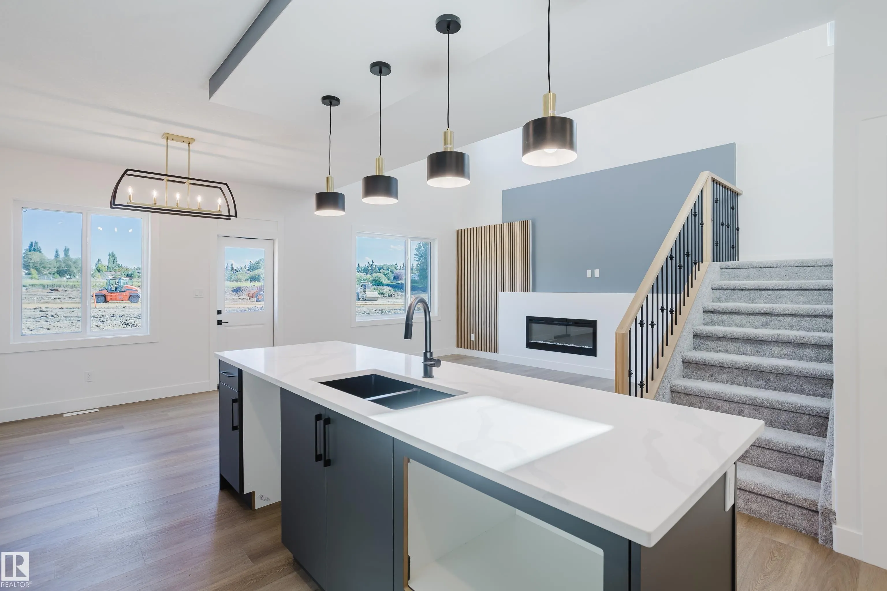 35 MEADOWGROVE Lane