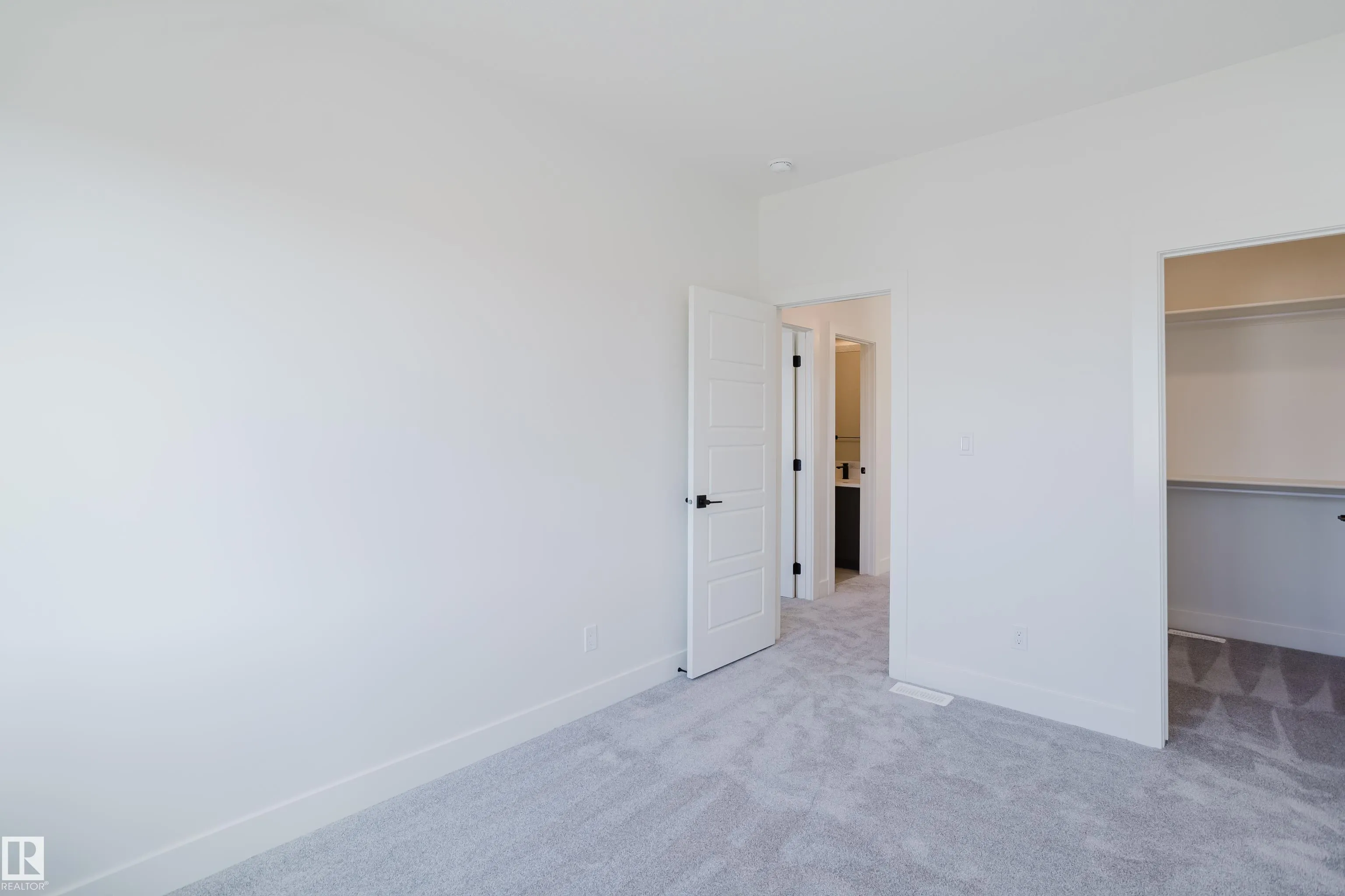 35 MEADOWGROVE Lane