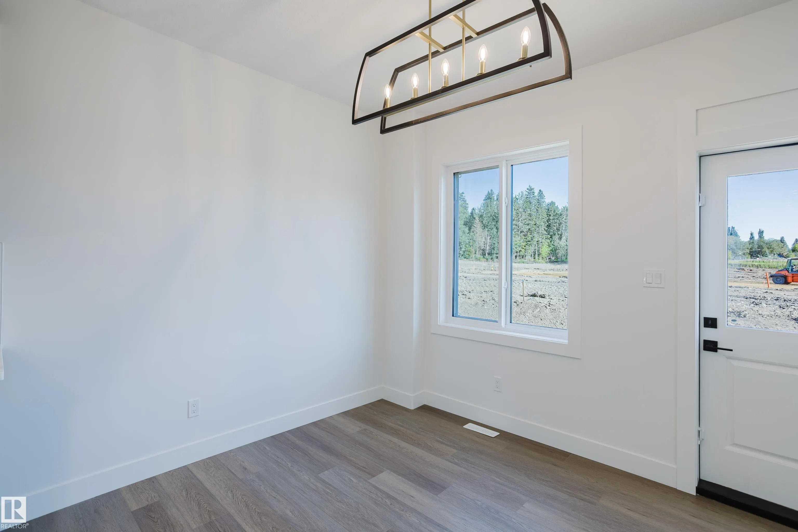 35 MEADOWGROVE Lane