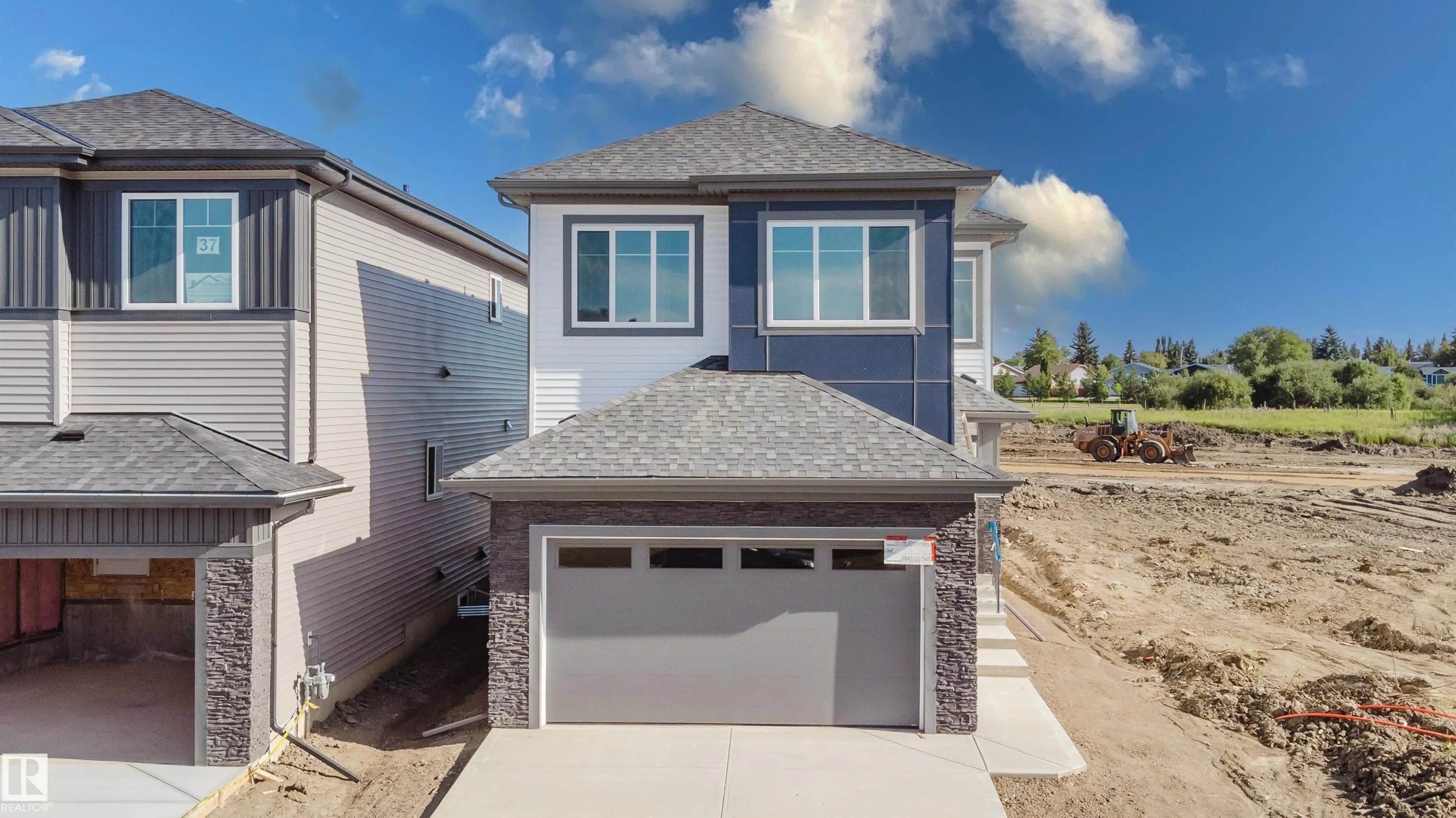 35 MEADOWGROVE Lane