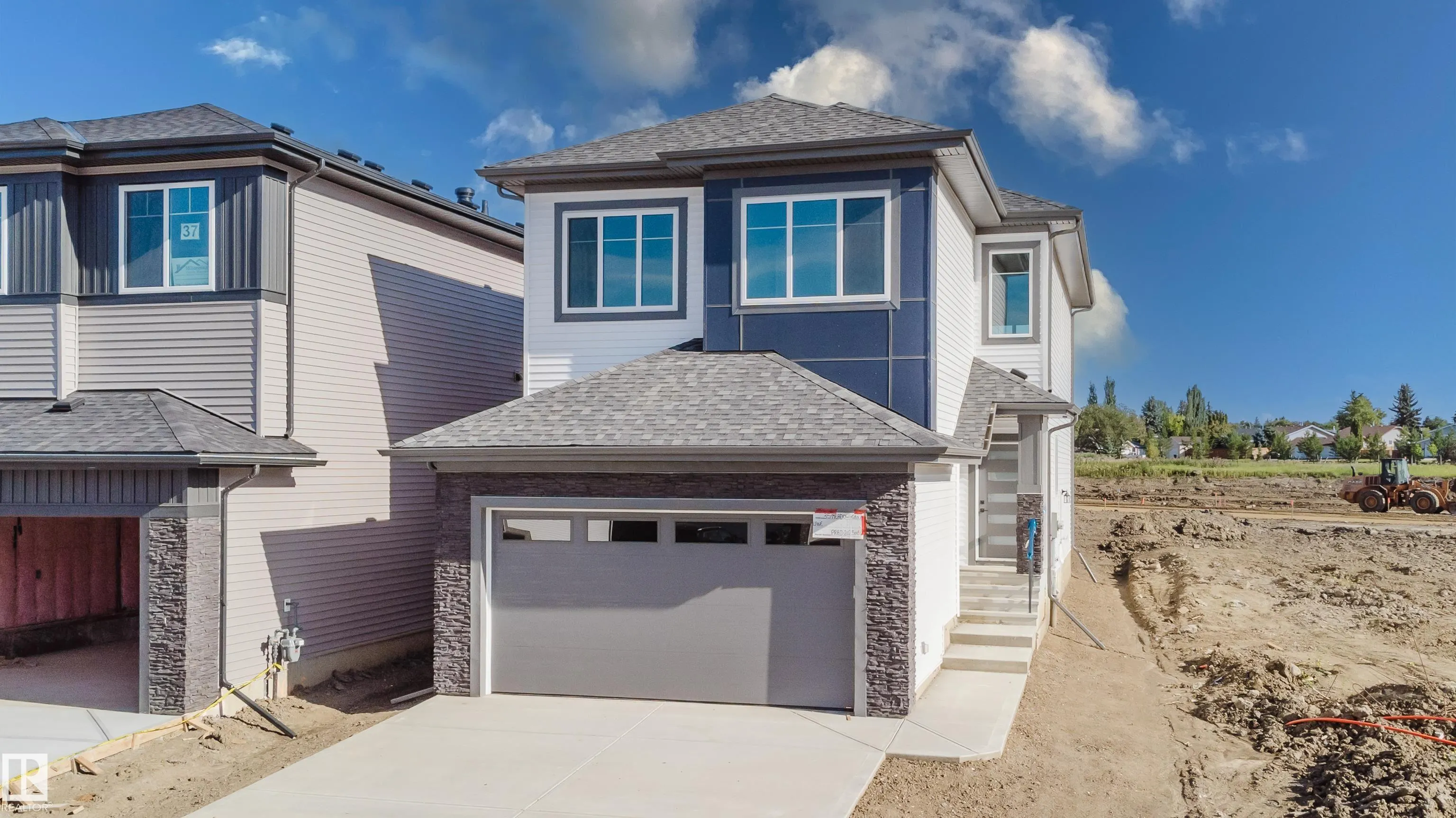 35 MEADOWGROVE Lane