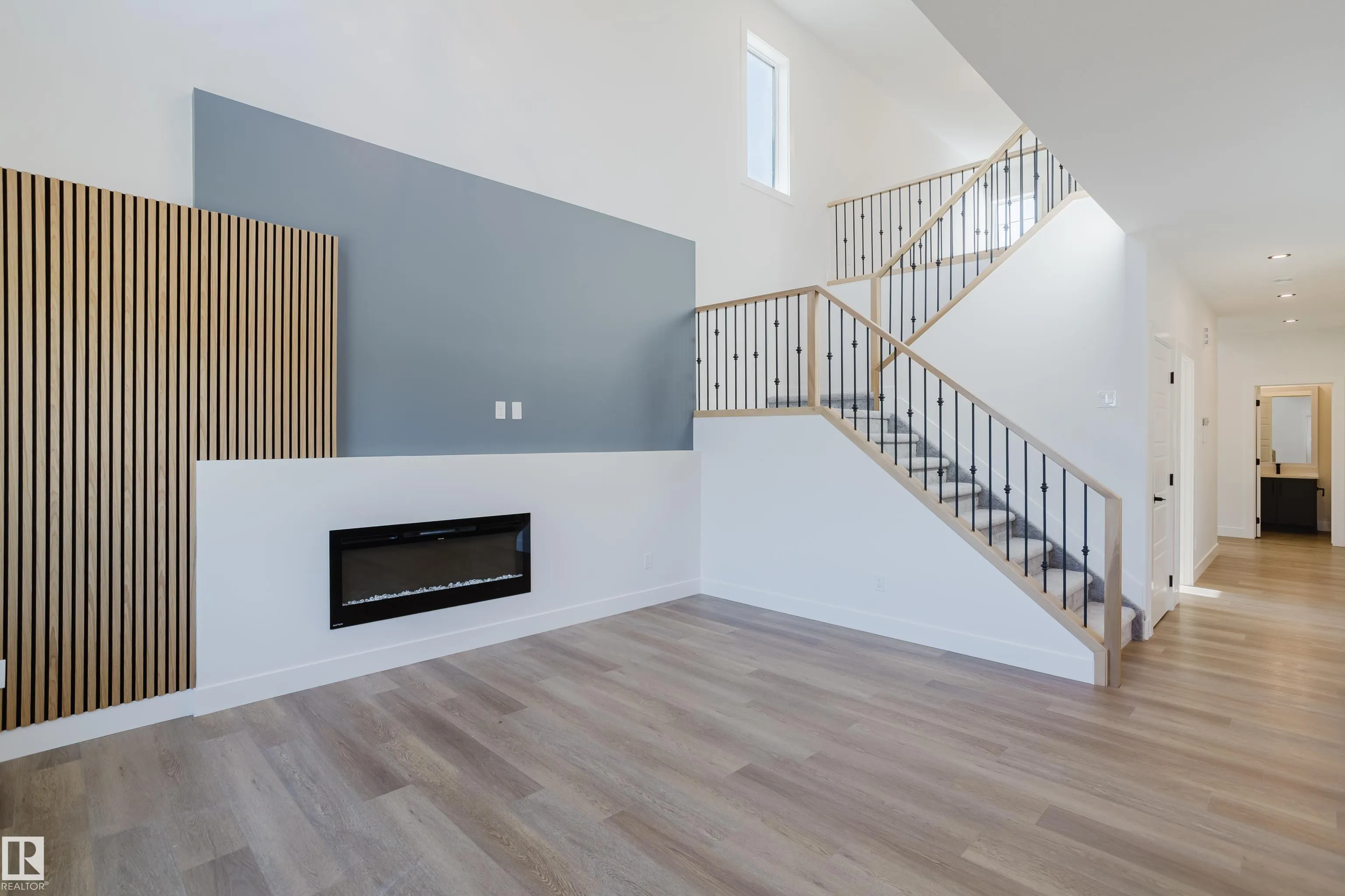 35 MEADOWGROVE Lane