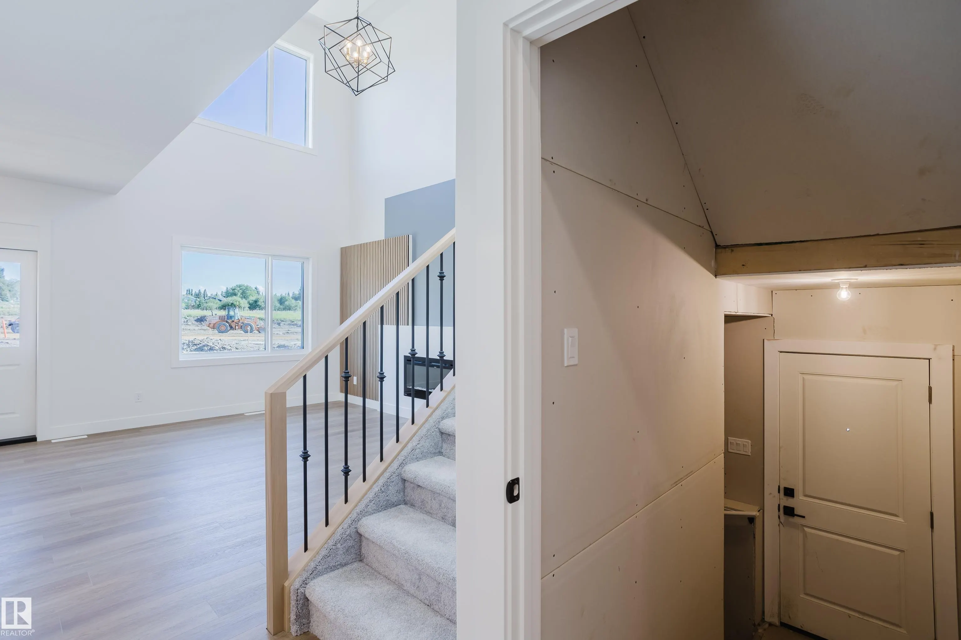 35 MEADOWGROVE Lane