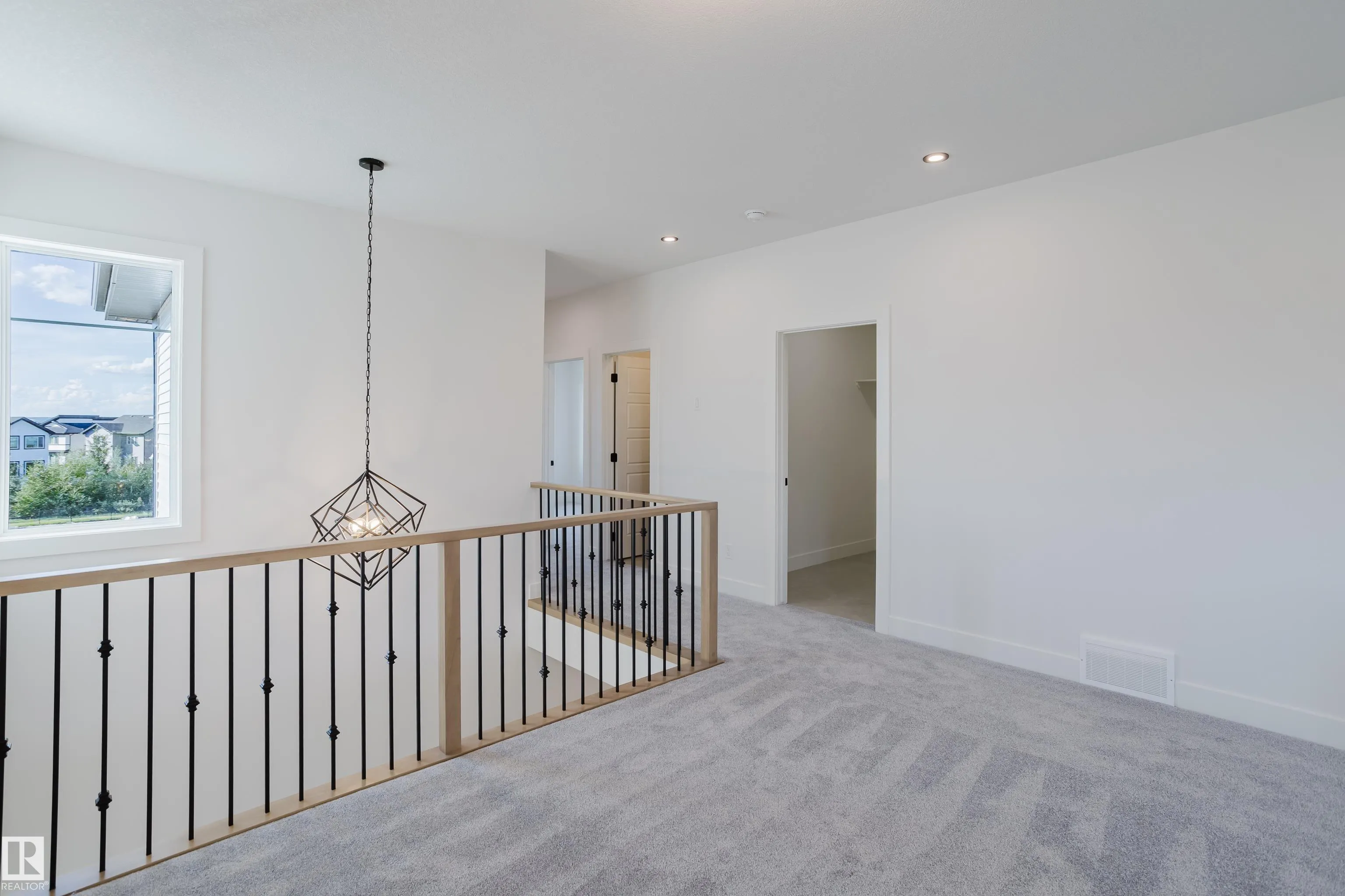 35 MEADOWGROVE Lane