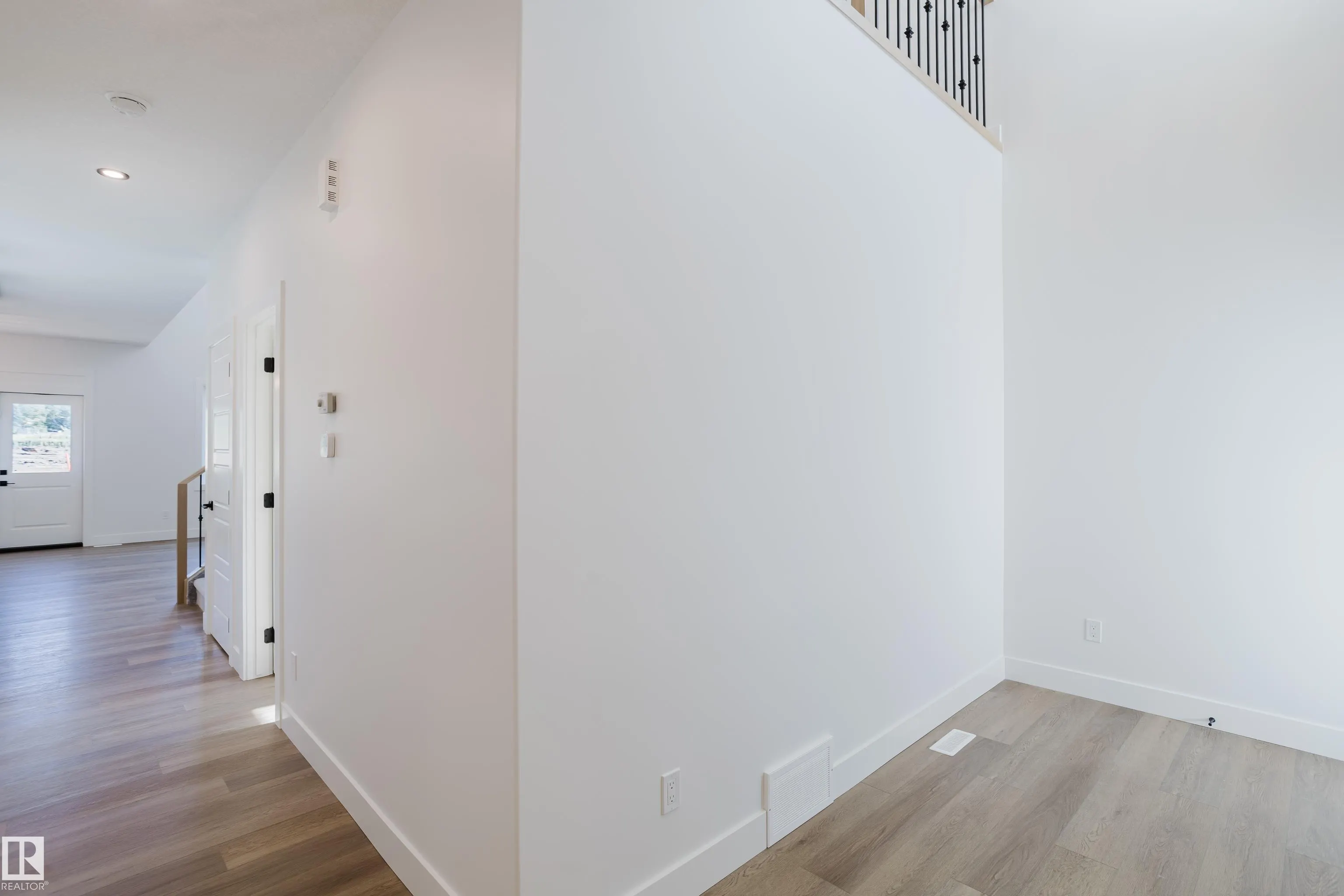 35 MEADOWGROVE Lane