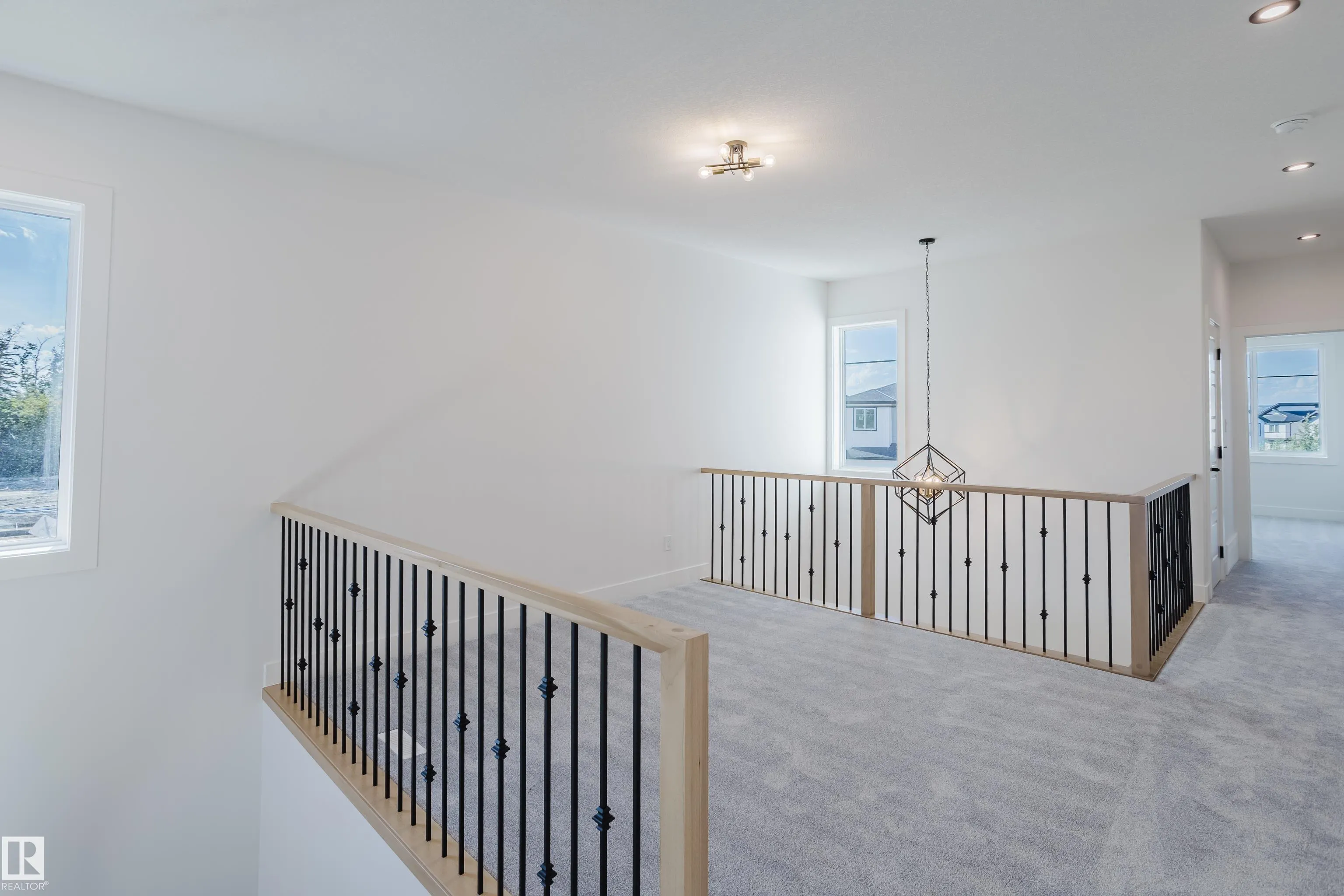 35 MEADOWGROVE Lane