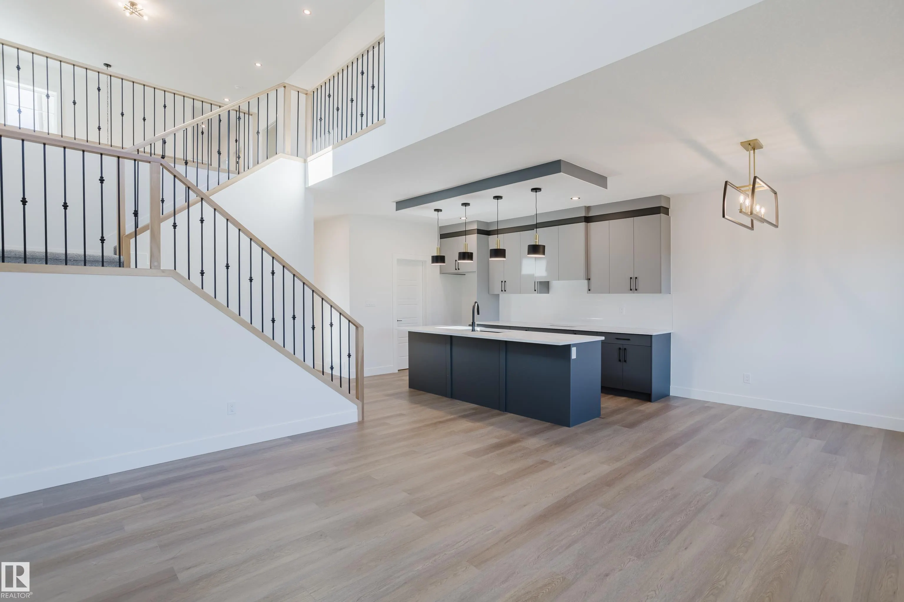 35 MEADOWGROVE Lane