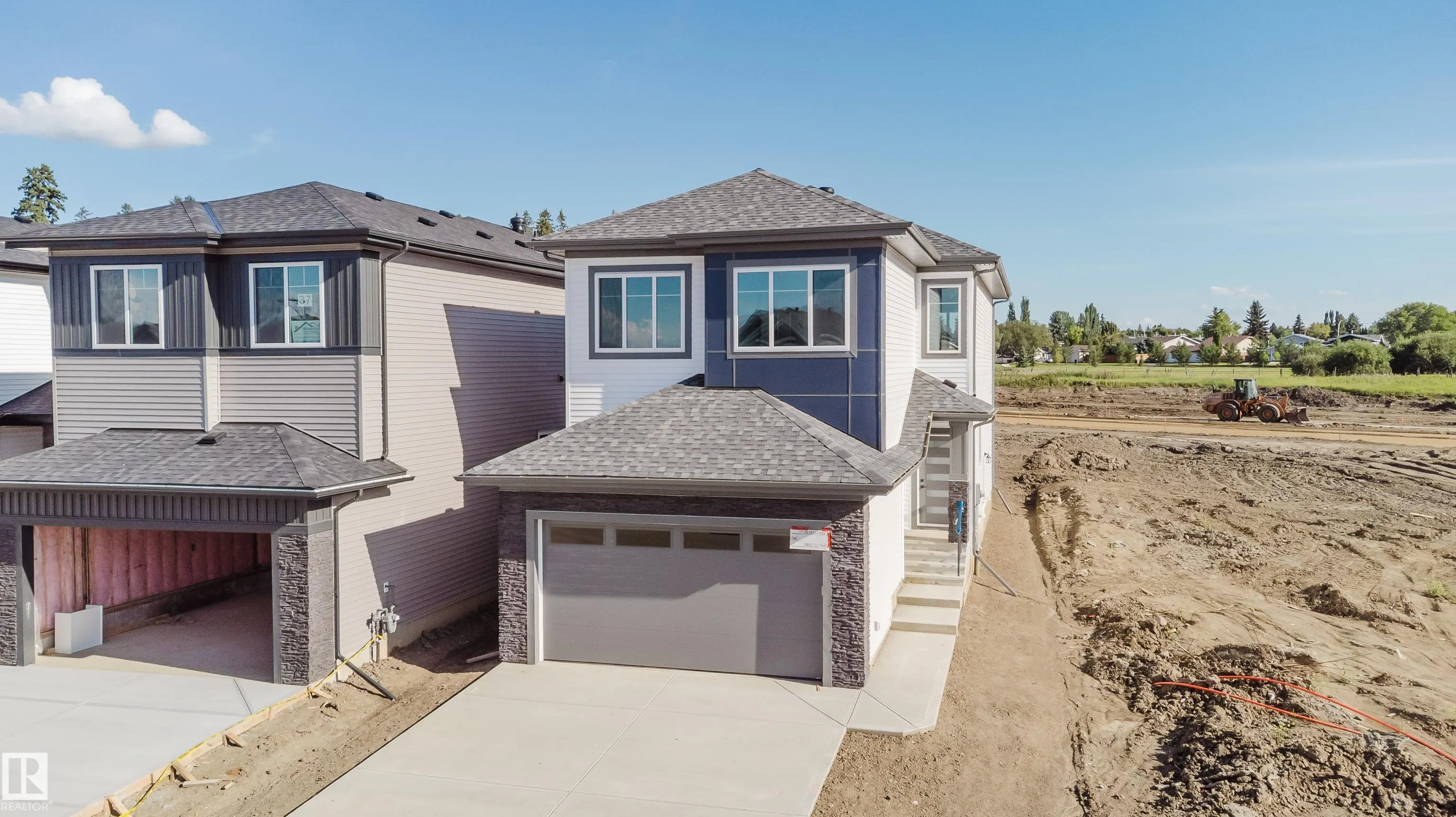 35 MEADOWGROVE Lane
