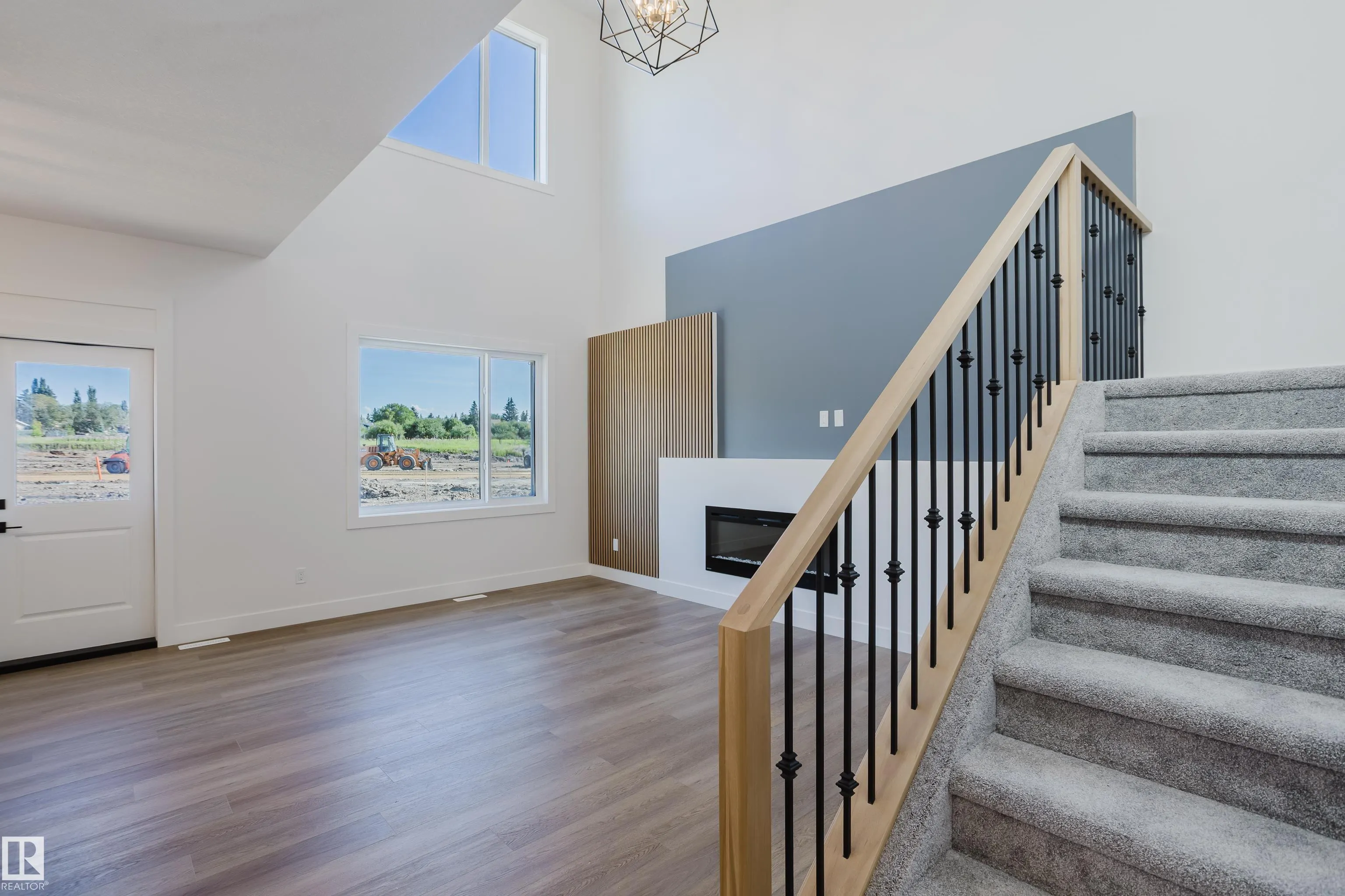 35 MEADOWGROVE Lane