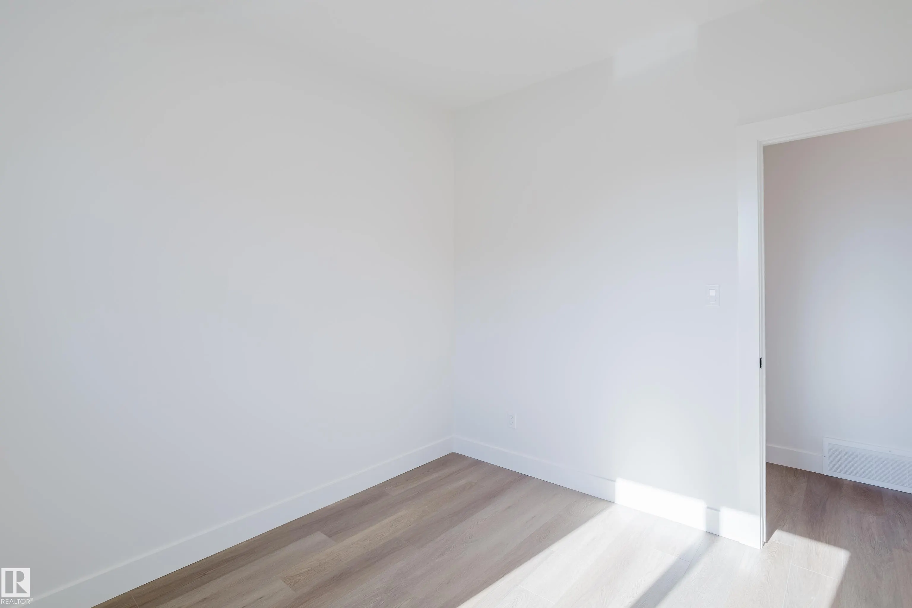 35 MEADOWGROVE Lane